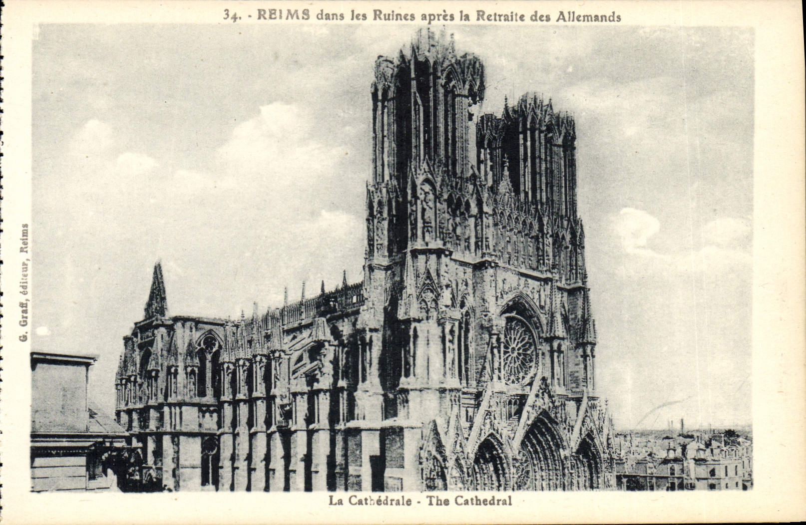 CPA Reims Dans Les Ruines Apres La Retraite Des Allemands La Cathedrale Militaria