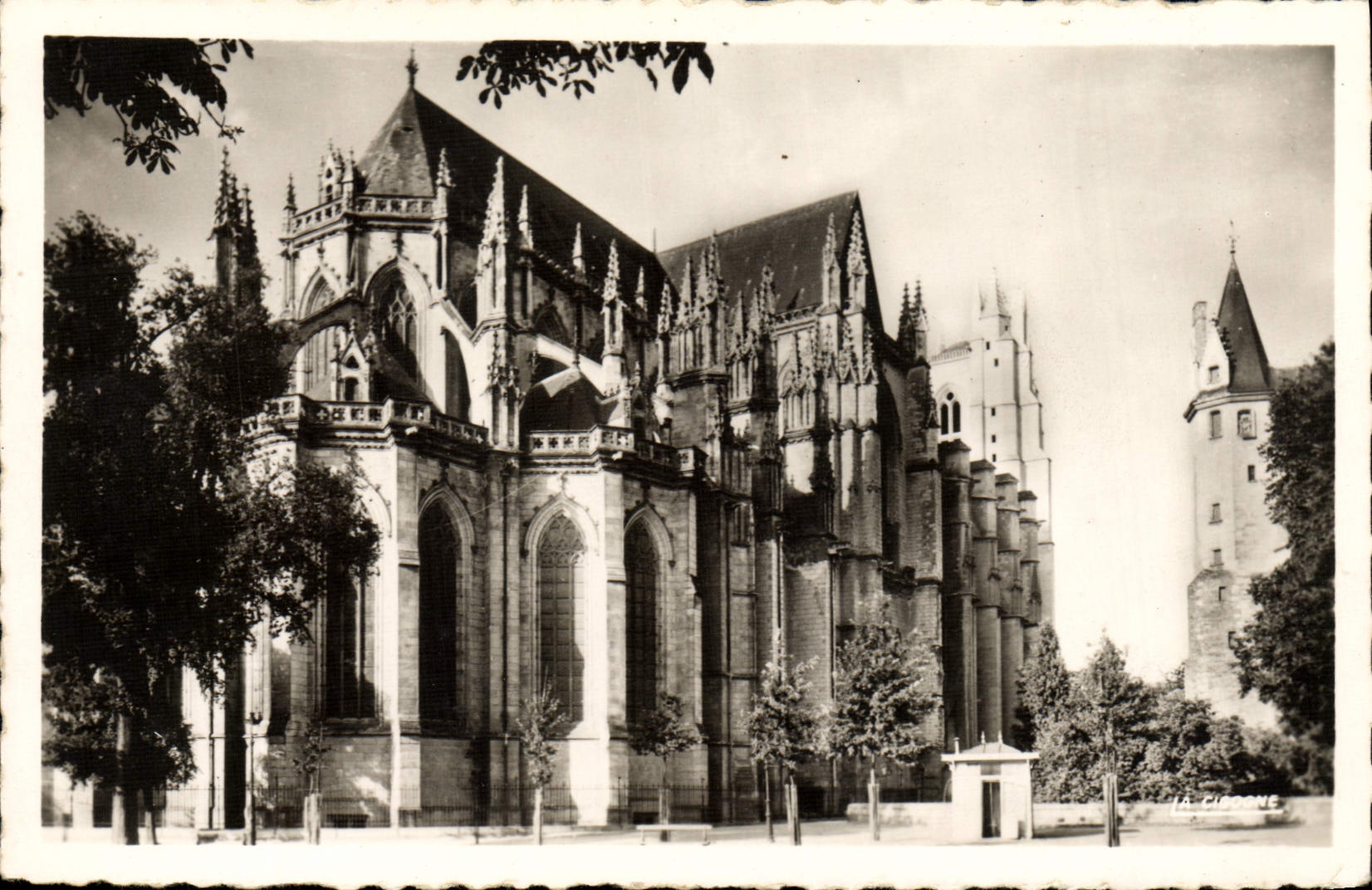 MODERN CARD Nantes Apse Of the Cathedral And Gate St Pierre