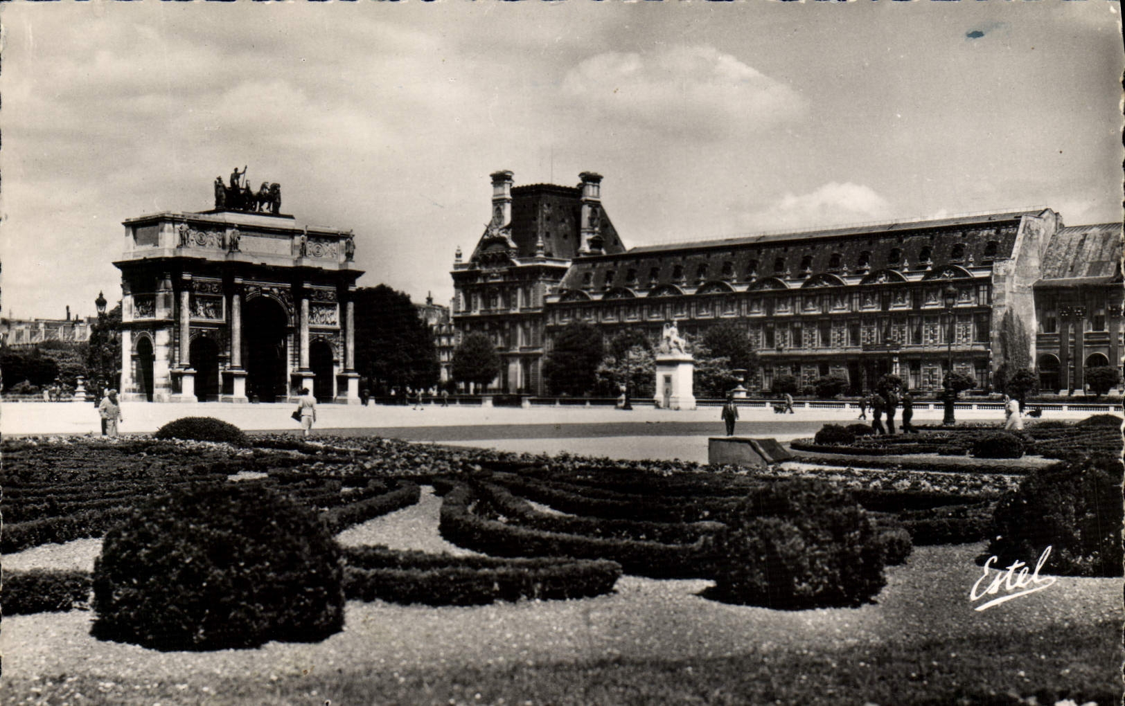 CPM Paris Le Jardin Des Tuileries