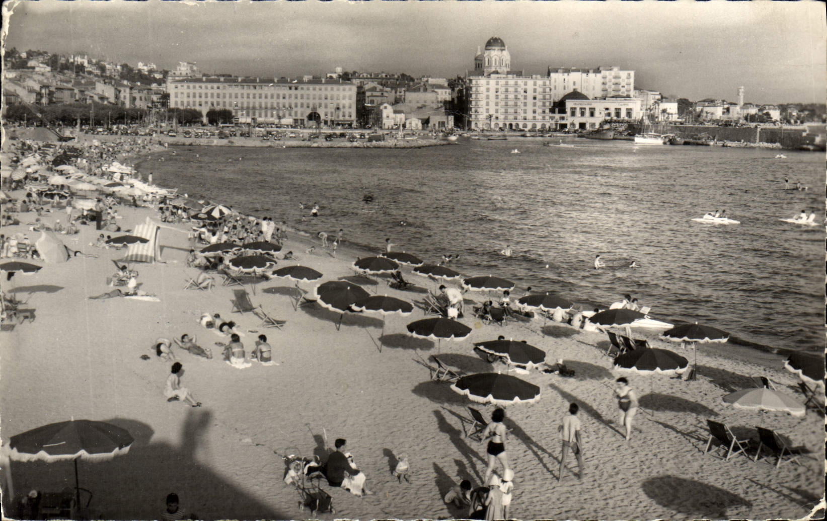 CPM Saint Raphael Vue Generale De La plage Frejus