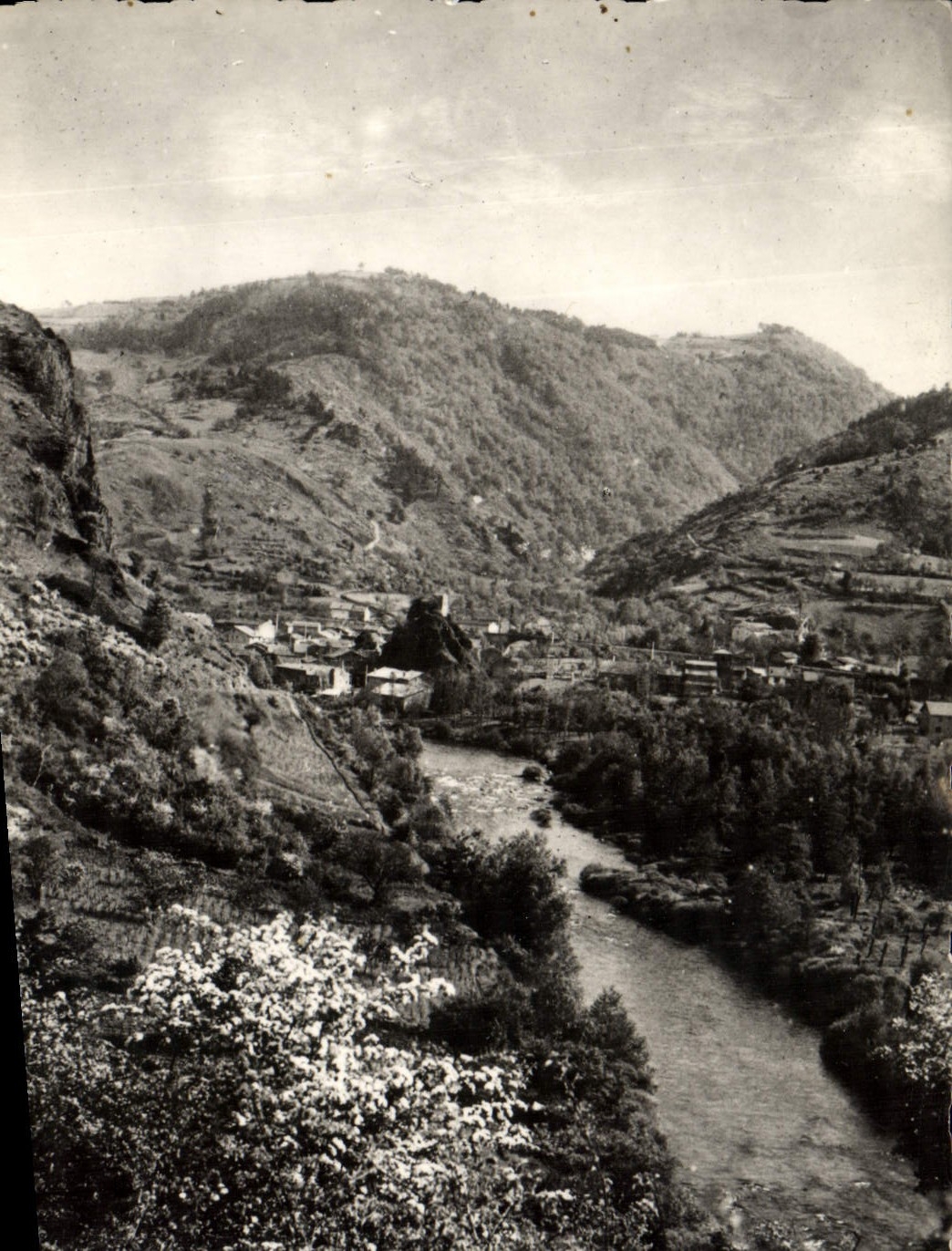 MODERN CARD Prades Peche Famous Centers Tourist And Resting landscape on Allier