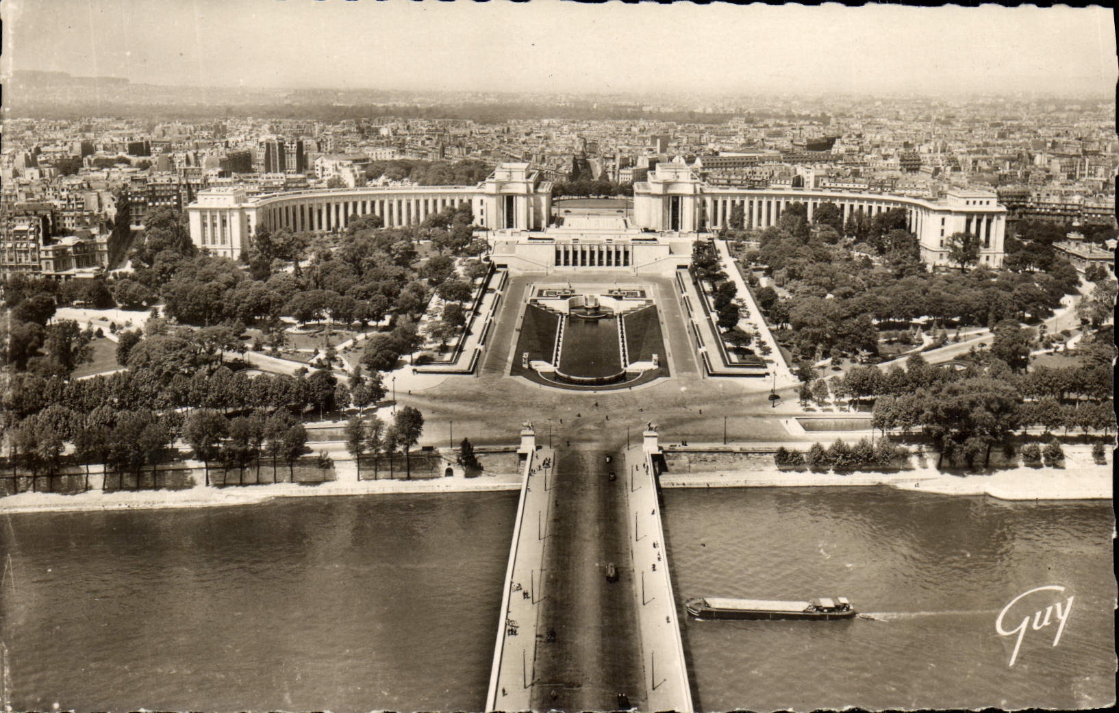 CPM Paris Et Ses Merveilles Les Jardins Du Trocadero Et Le Palais De Chaillot