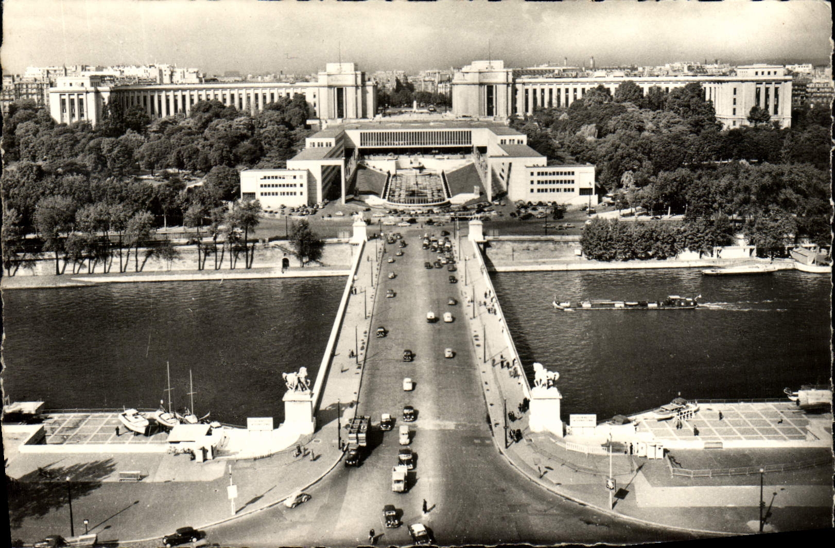 MODERN CARD Paris the Bridge of Iena and the palate of Chaillot