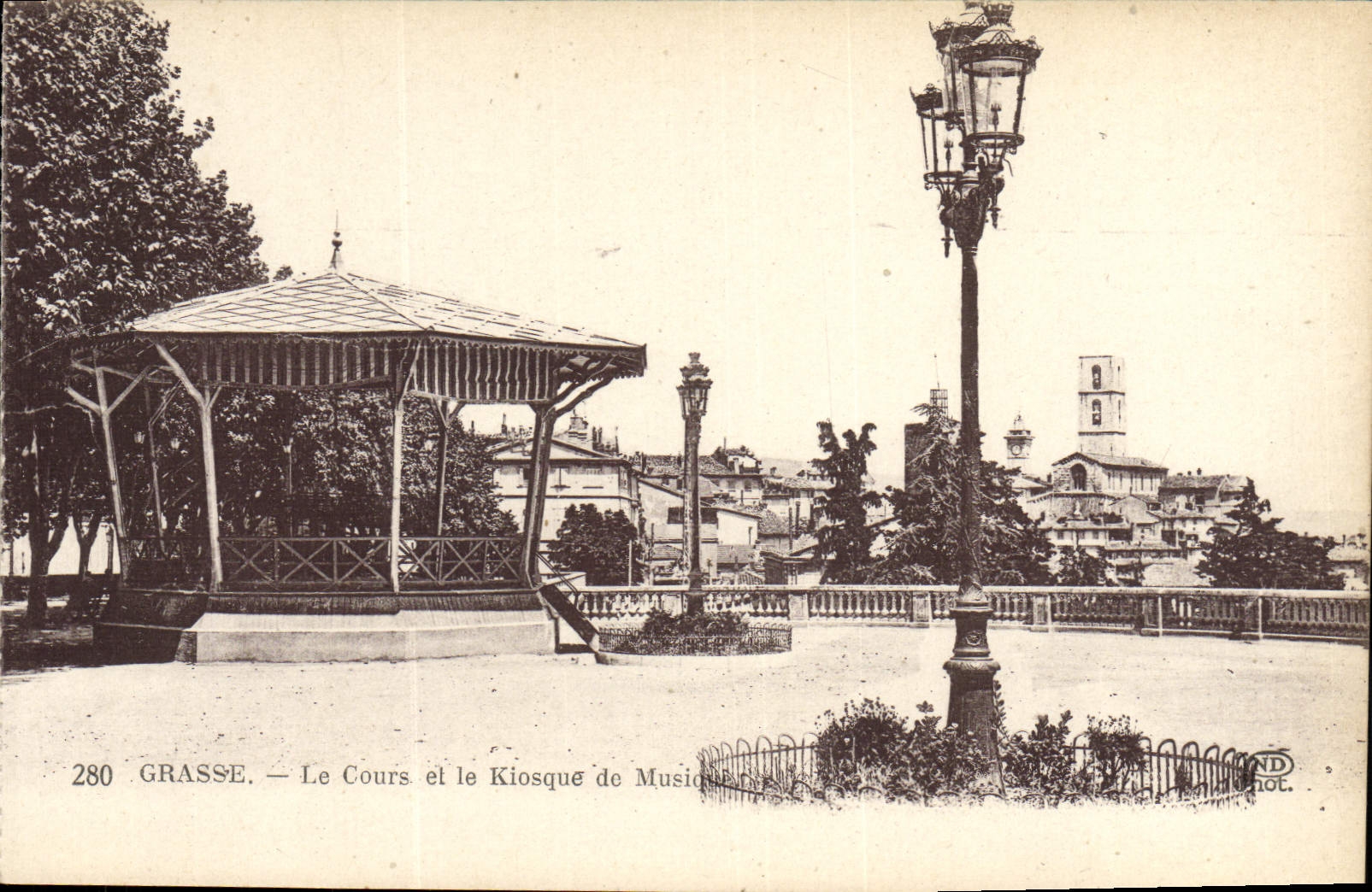 POSTAL de la VENDIMIA grasa el curso y el quiosco de la música