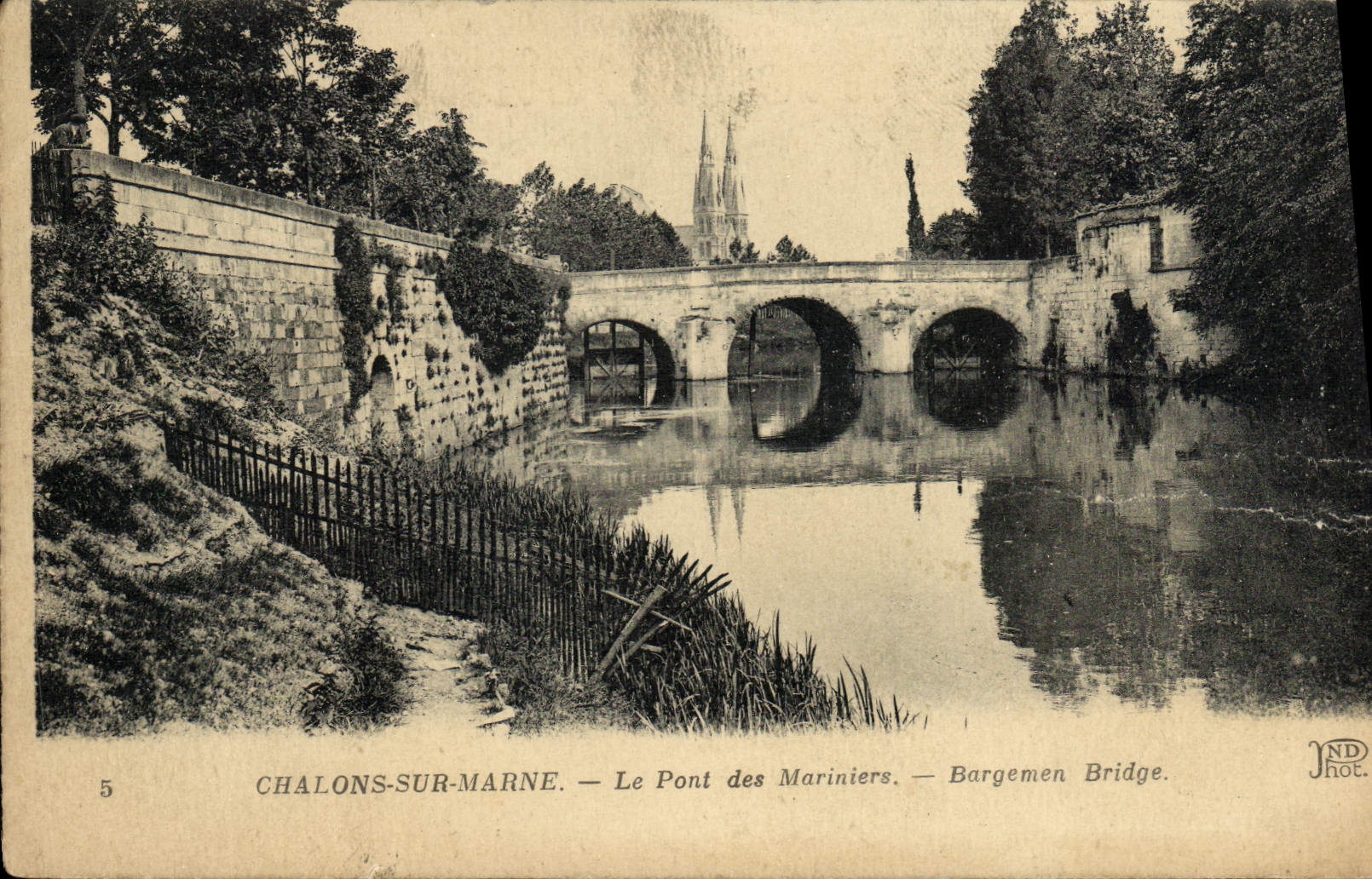 VINTAGE POSTCARD Trawl-nets On the Marne the Bridge of the marines