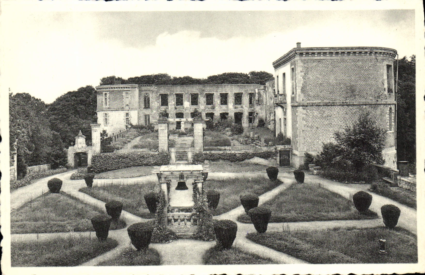 MODERN CARD Beauraing Main courtyard of the Manor house co. Marie