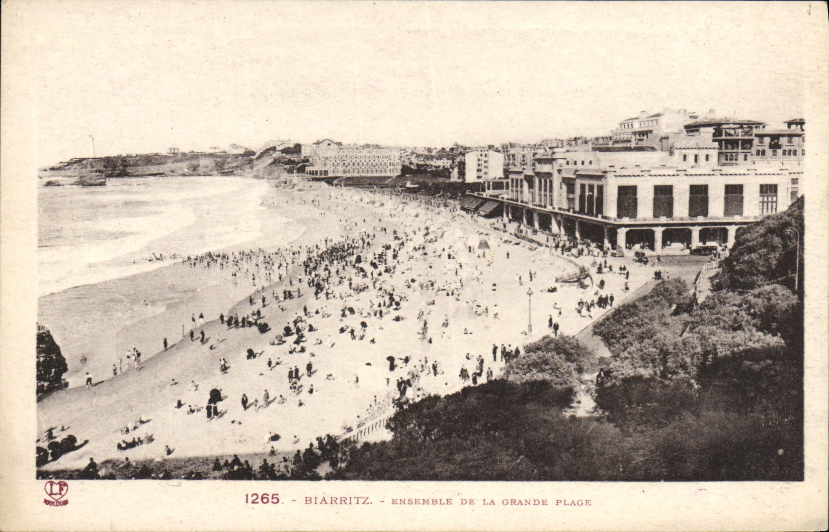 CPA Biarritz Ensemble De La Grande Plage