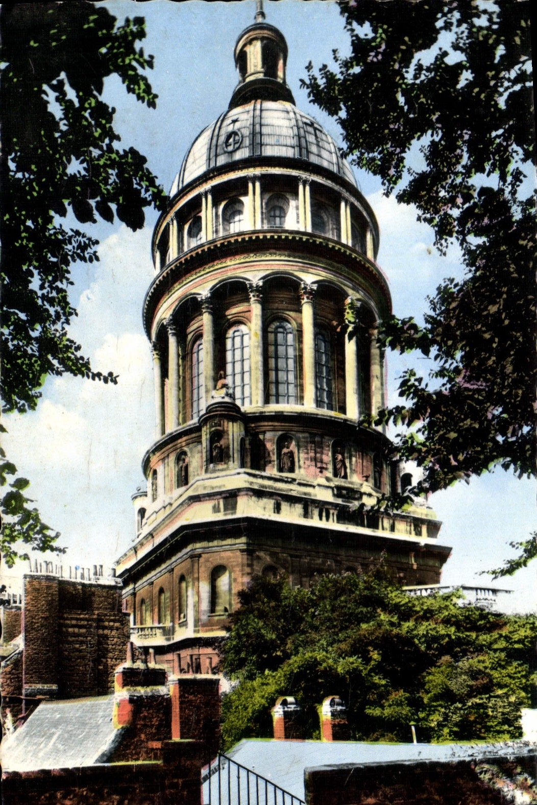 MODERN CARD Boulogne On Sea the Cathedral