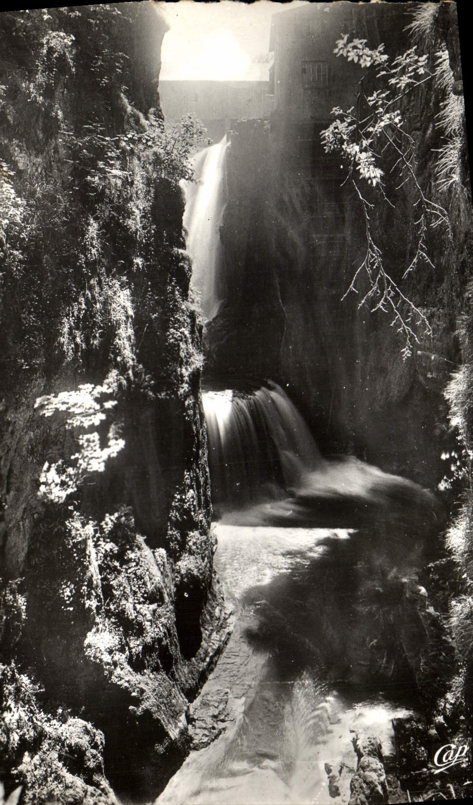 MODERN CARD the Picturesque Jura Boards in Mountain Langouette