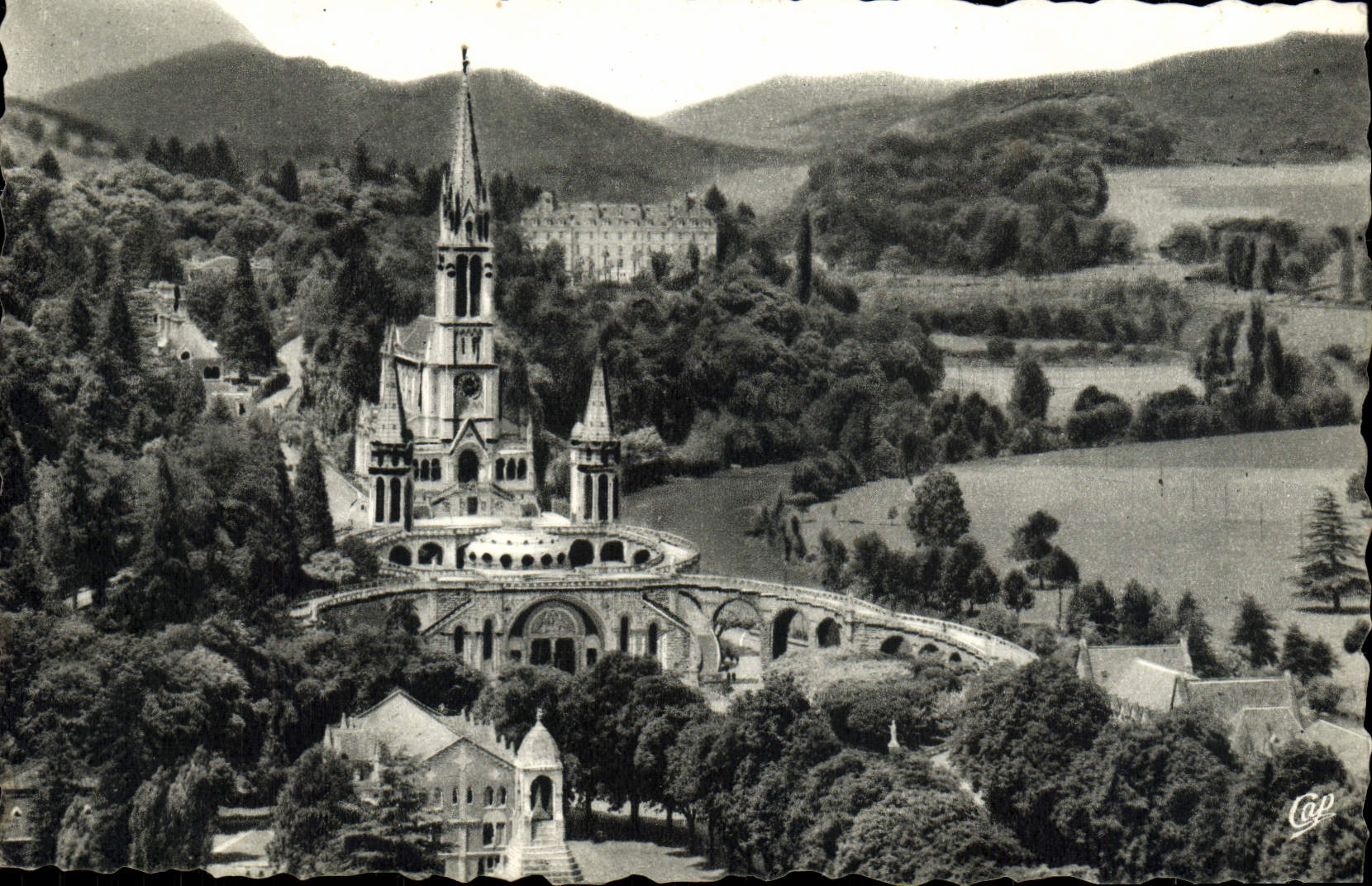 MODERN CARD Heavy the Basilica and the Interallied Monument