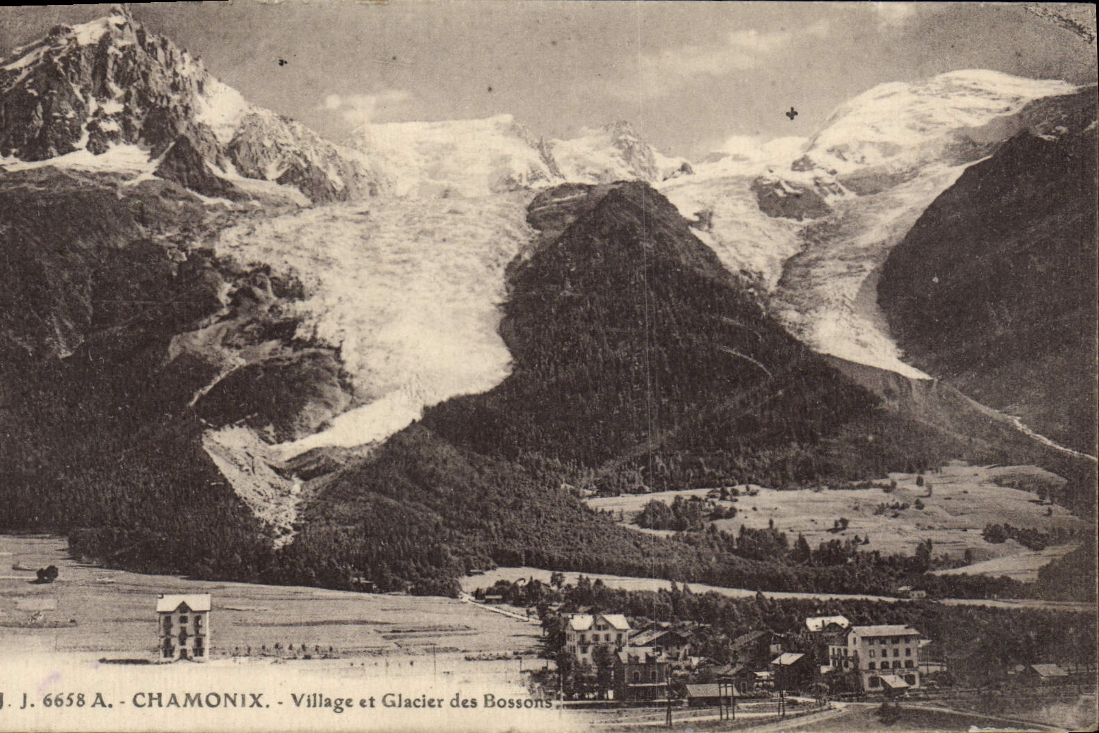 CPA Chamonix Village et Glacier des Bossons