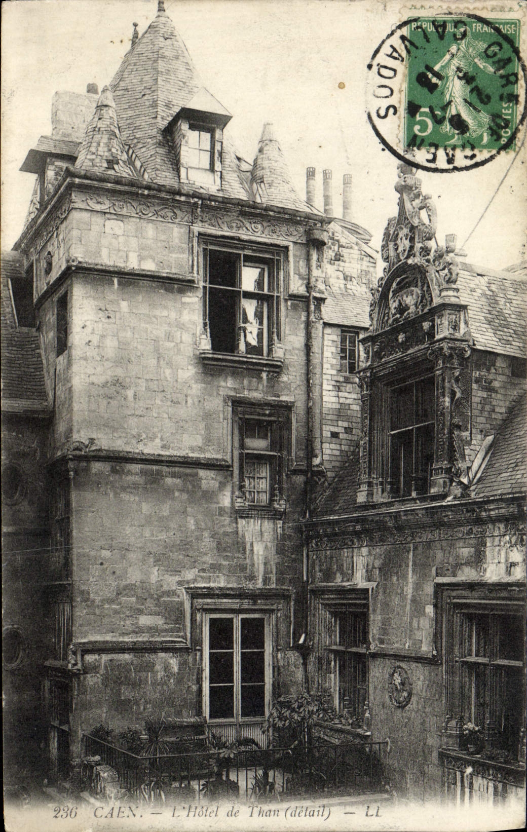 CPA Caen L'Hotel de Than