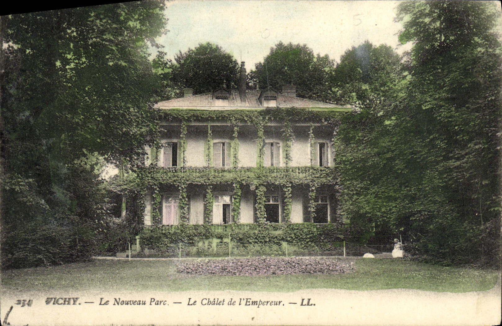 VINTAGE POSTCARD Vichy the New Park the Country cottage Of the emperor Napoleon III