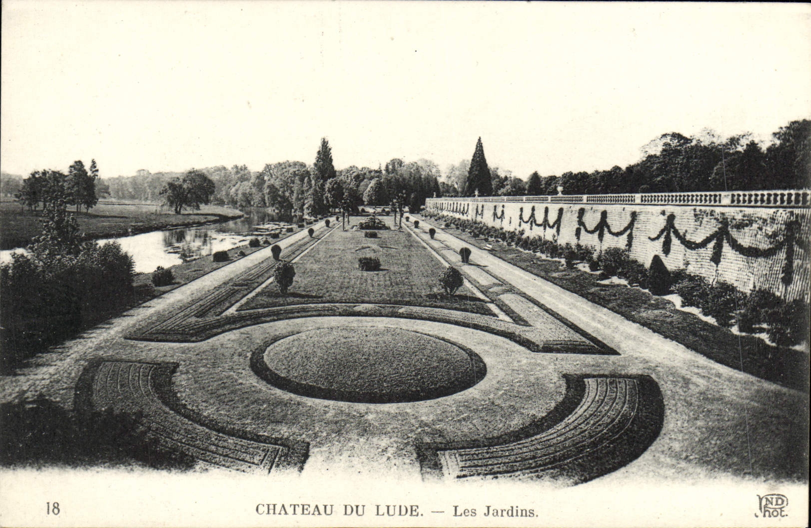 VINTAGE POSTCARD Castle Of Lude Gardens