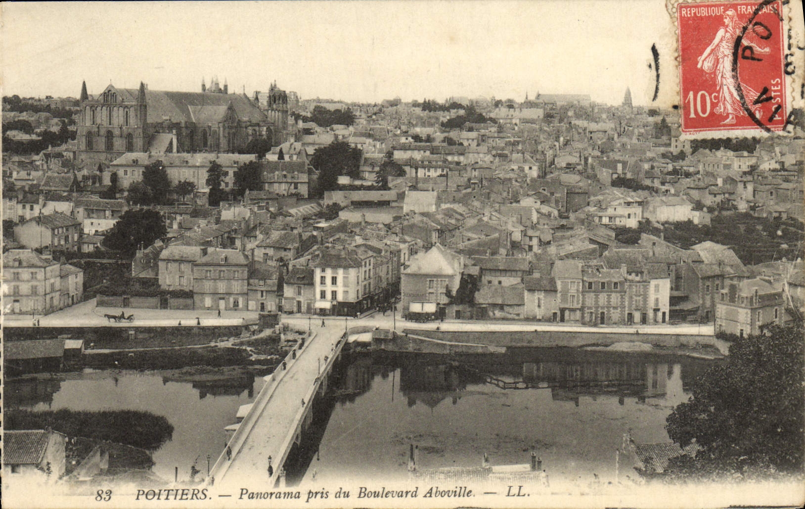 CPA Poitiers Panorama Pris Du Boulevard Aboville