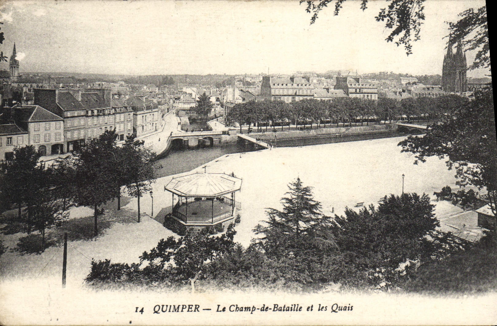 VINTAGE POSTCARD Quimper the Battle field And the Quays Kiosk