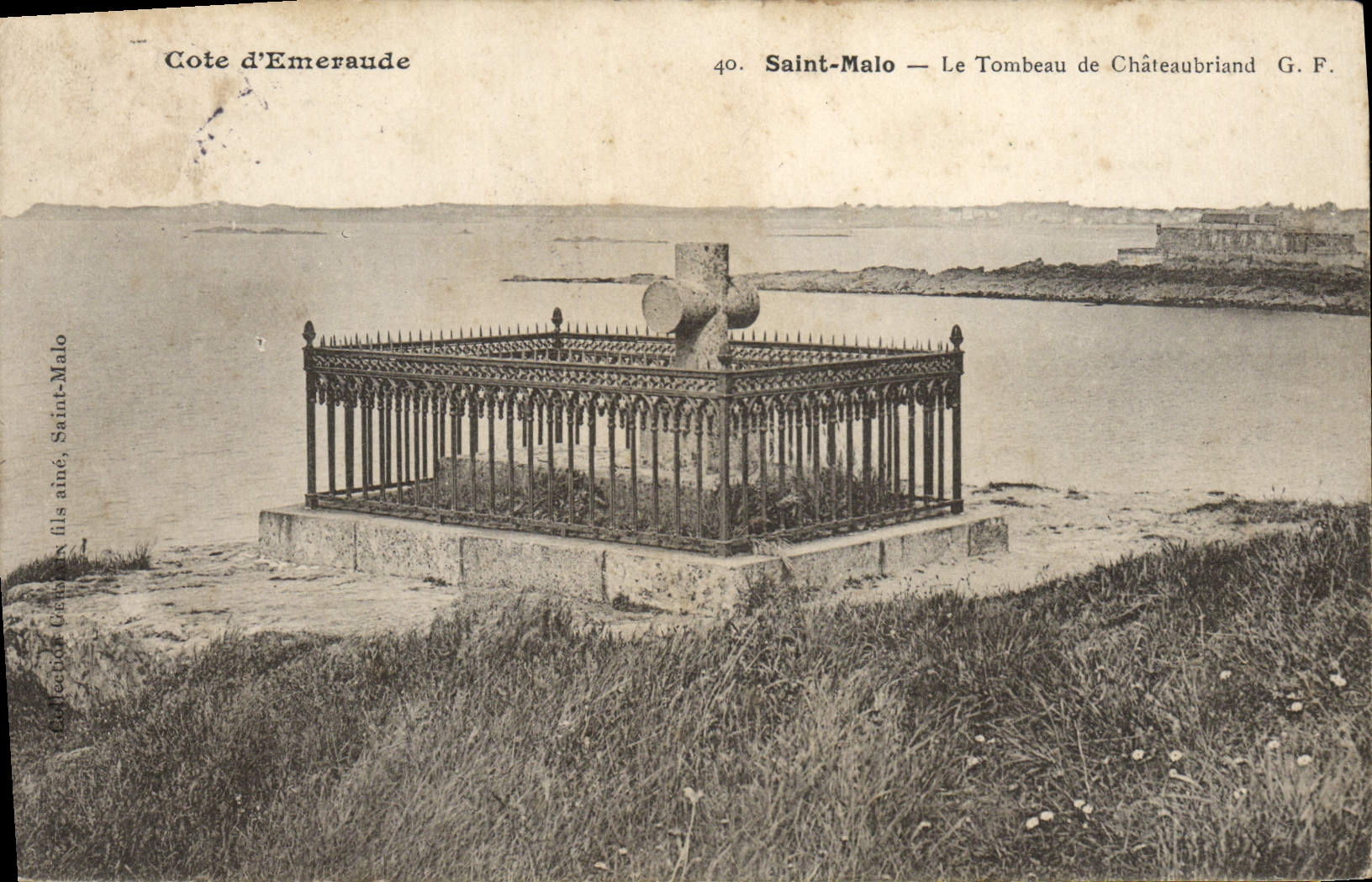 CPA Cote d'Emeraude Saint Malo Le Tombeau Du Chateaubriand