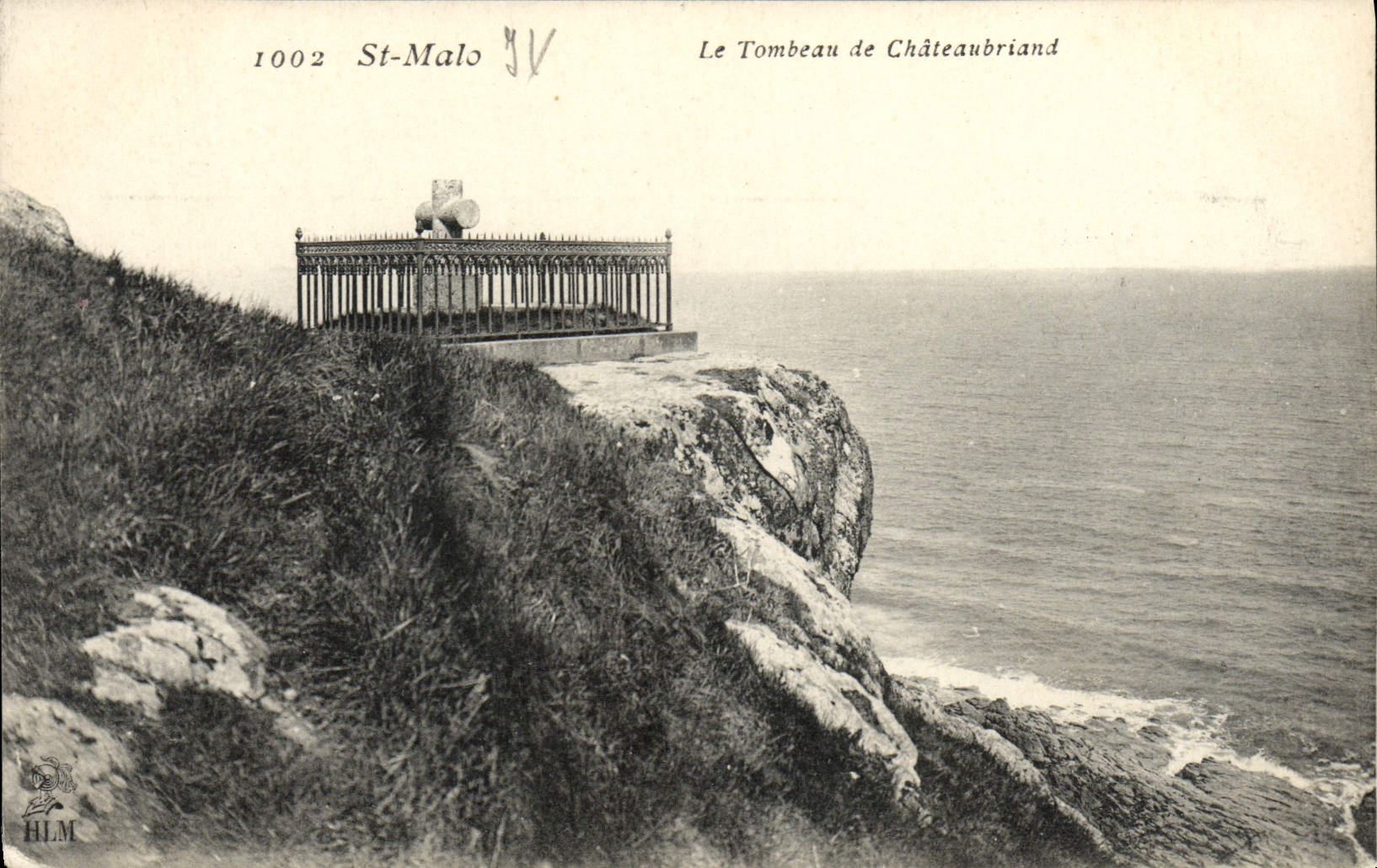 VINTAGE POSTCARD St Malo the tomb Of Chateaubriant