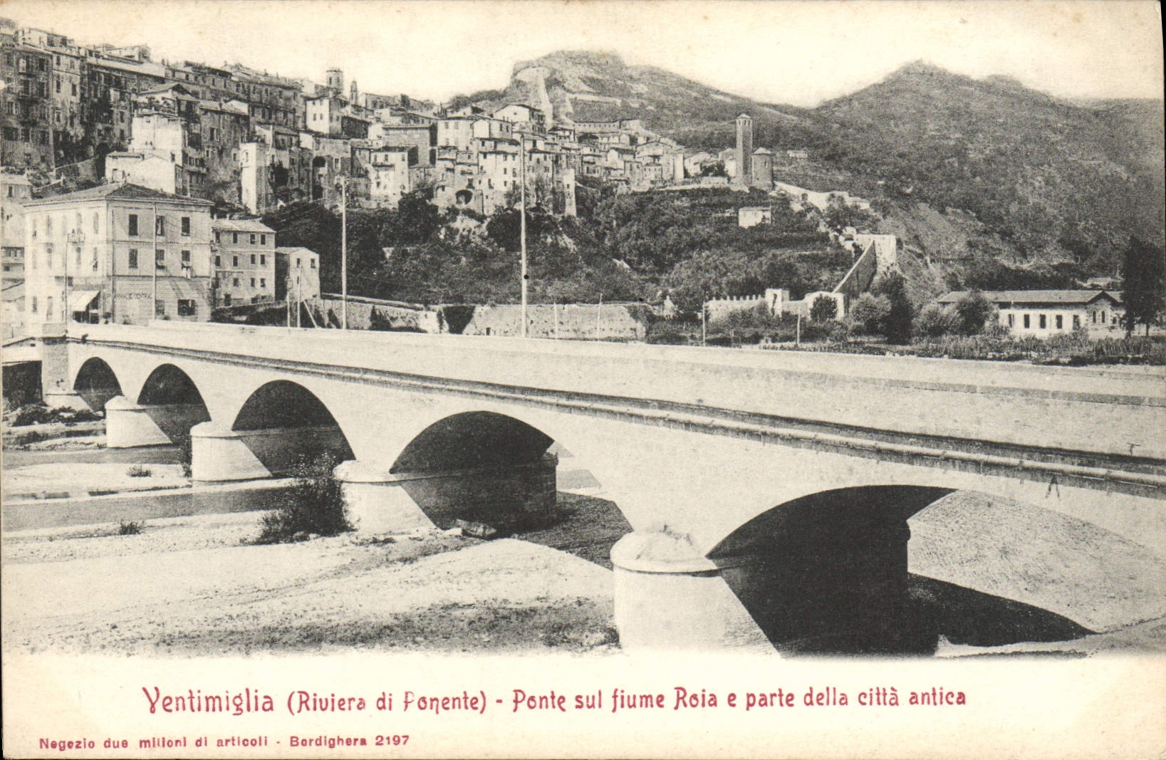 La POSTAL Ventimiglia Ponte Sul Fiume Roia E de la VENDIMIA sale de Della Citta Antica