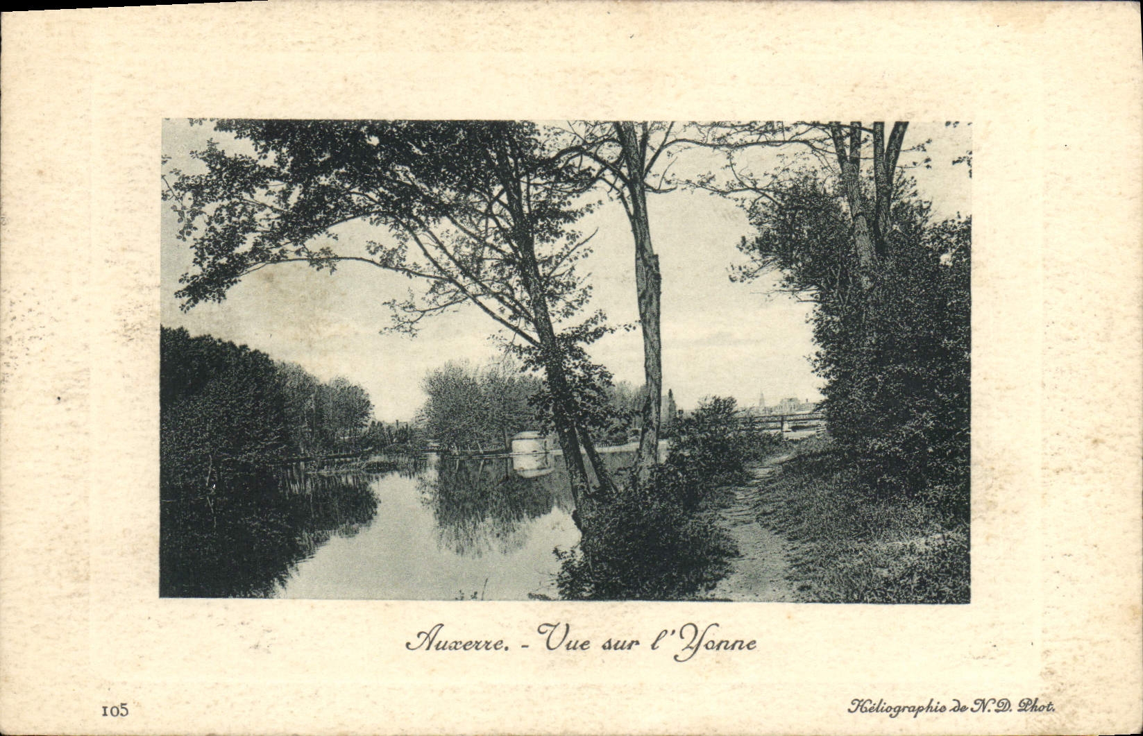 CPA Auxerre vue Sur l'Yonne