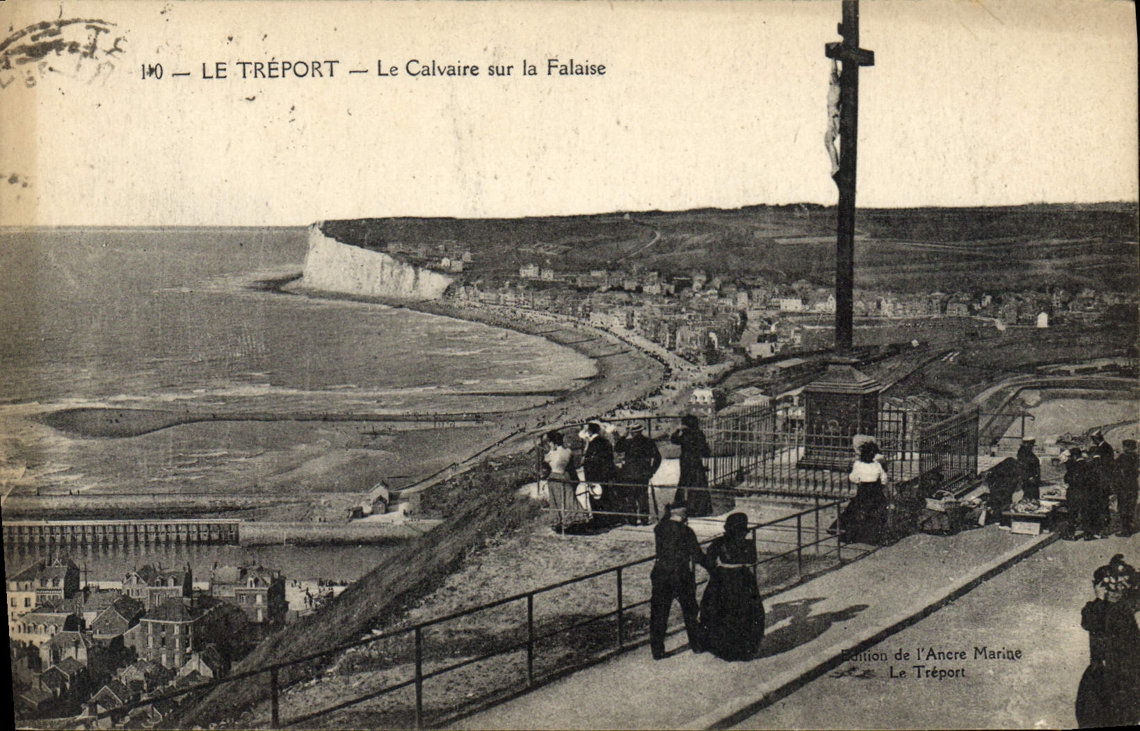 CPA Le Treport Le Calvaire Sur La Falaise