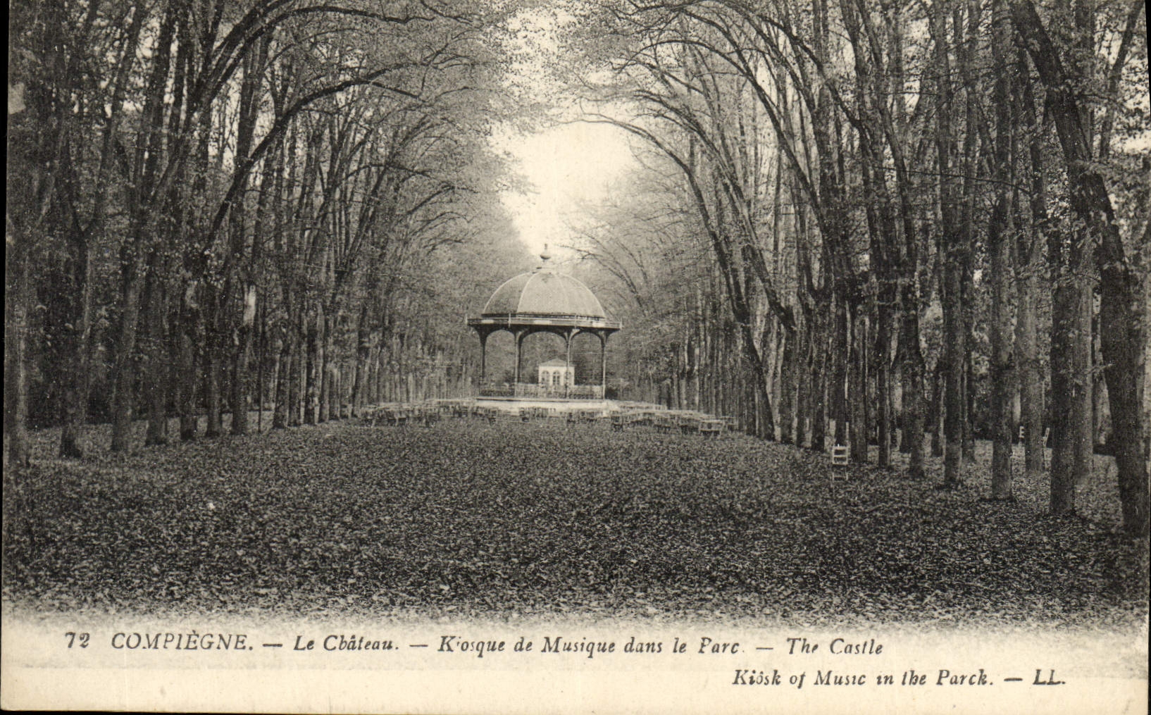 POSTAL Comiegne de la VENDIMIA el castillo Koique De Musique In el parque