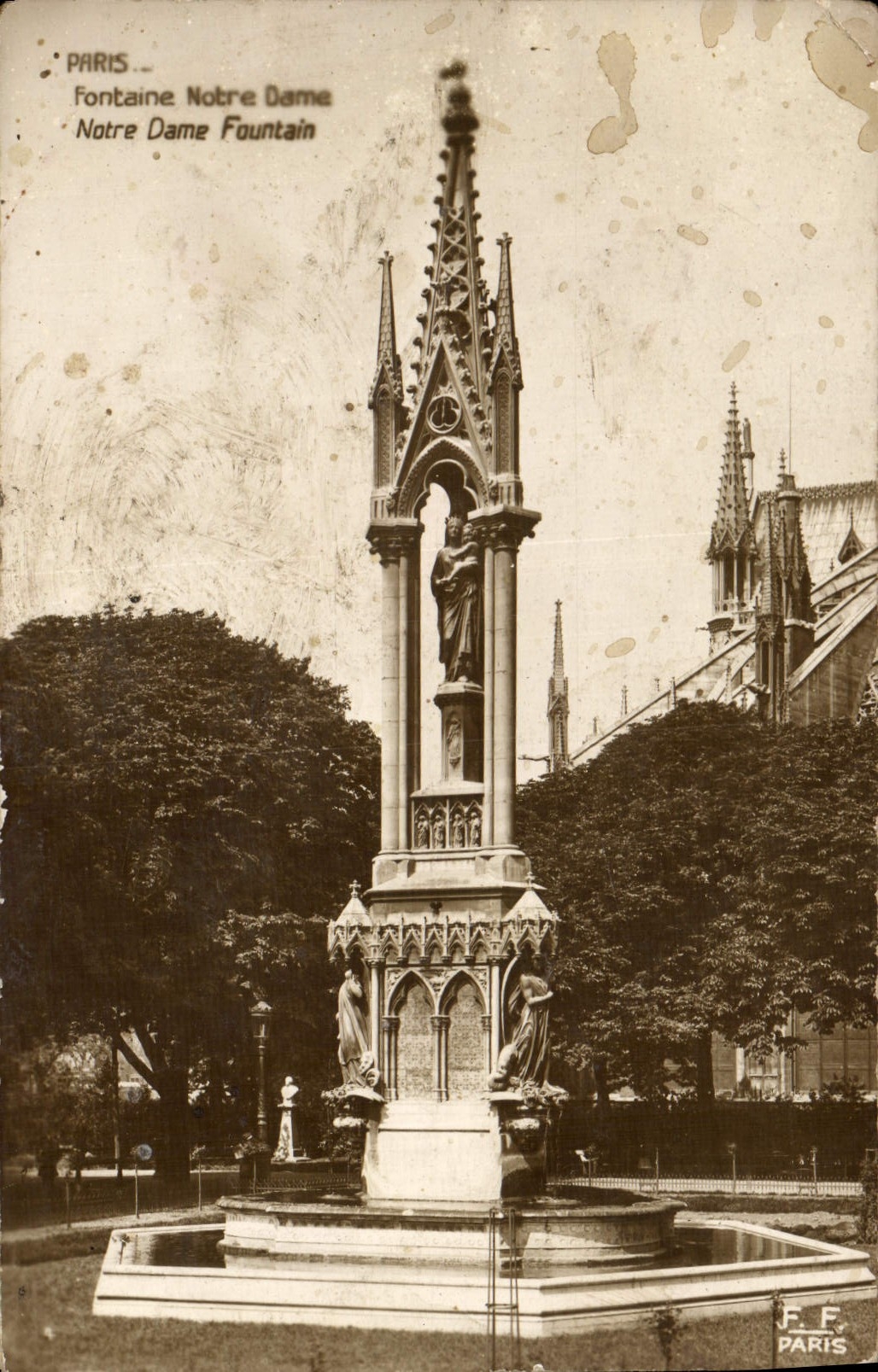 VINTAGE POSTCARD Paris Notre Dame Fountain