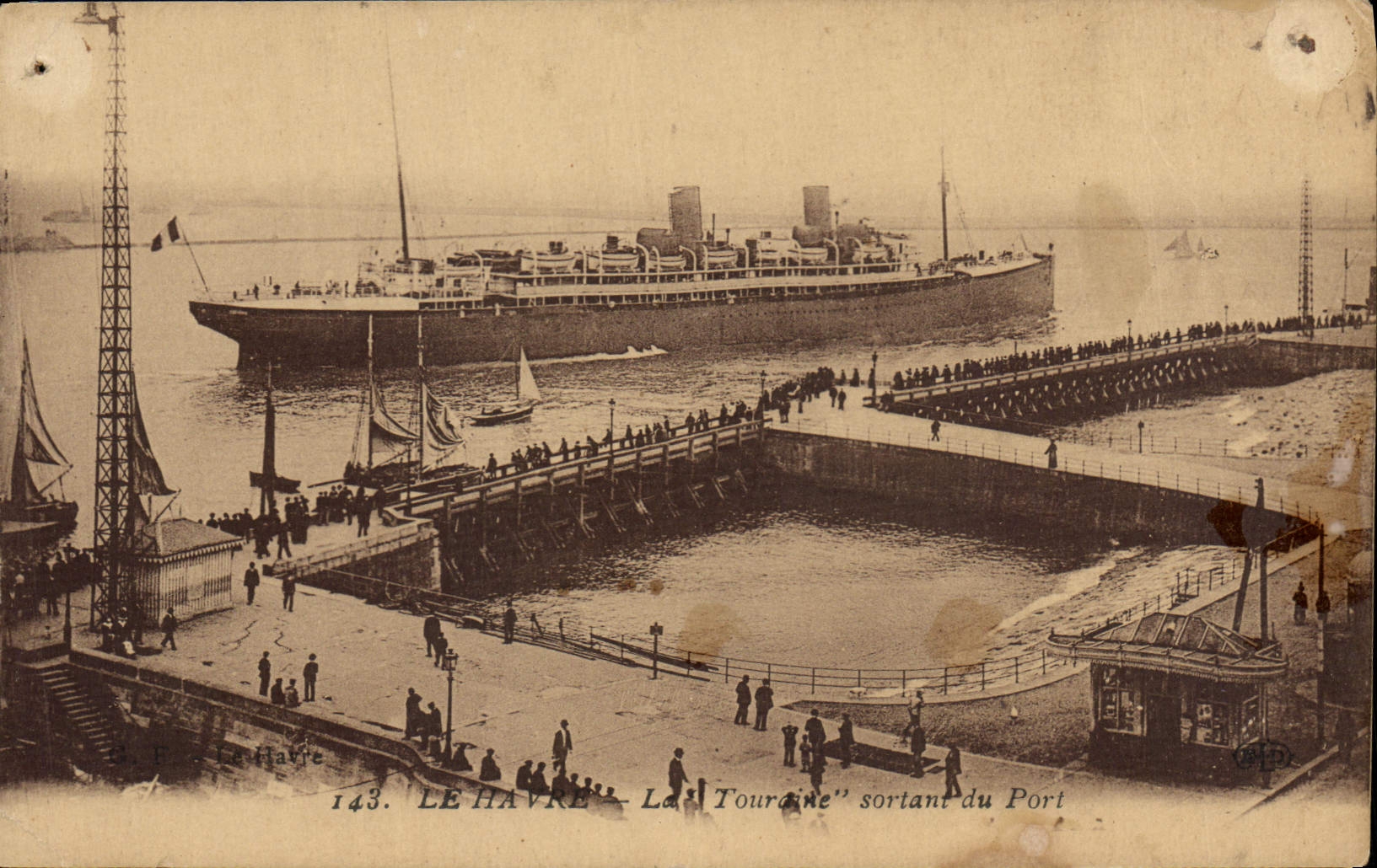 VINTAGE POSTCARD Le Havre Outgoing Touraine Of the Port Boat Steamer