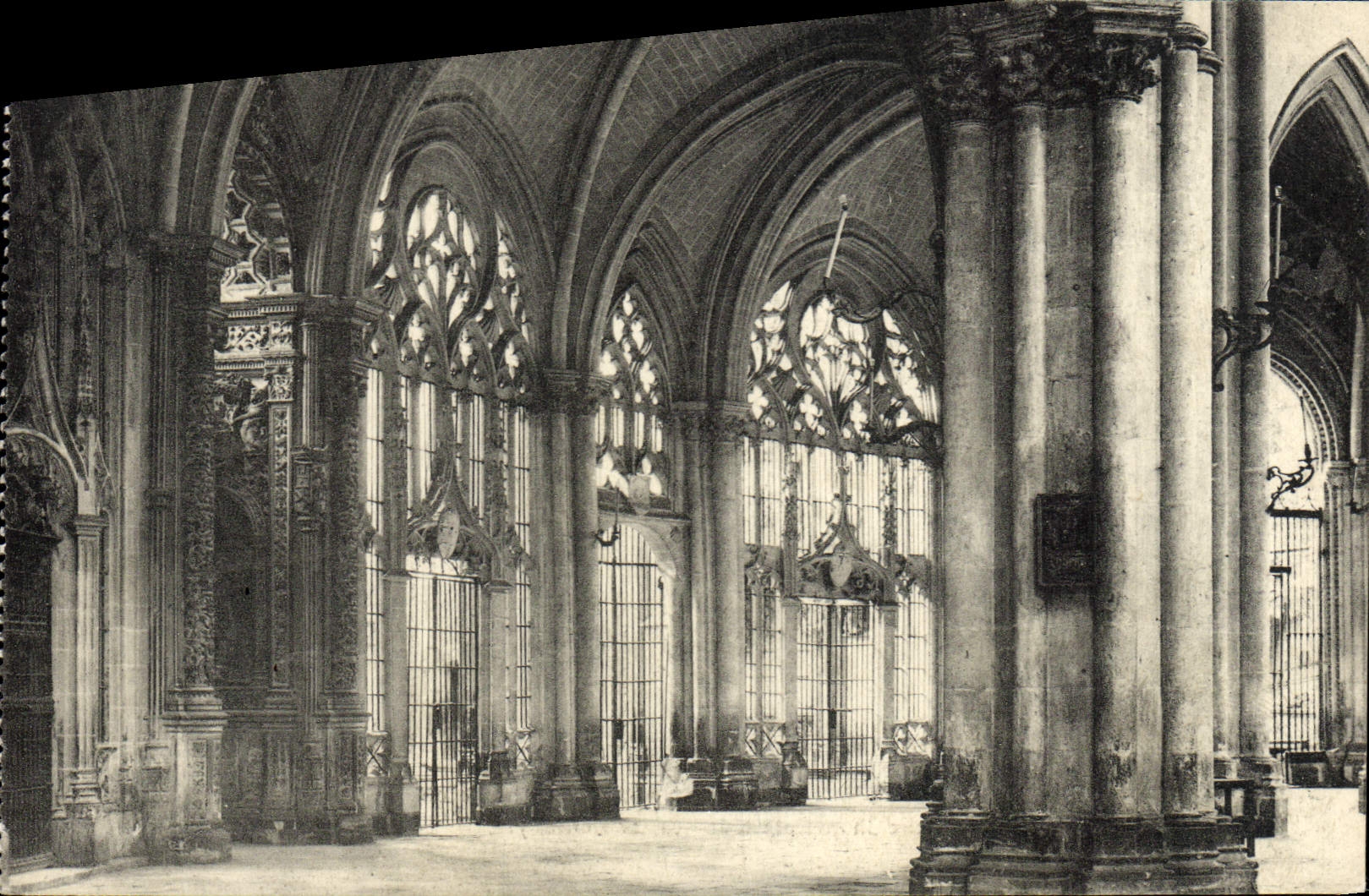 POSTAL Catedral De Toledo Girola interior allí Portada Trinitaria de la VENDIMIA de Capilla de Santiago