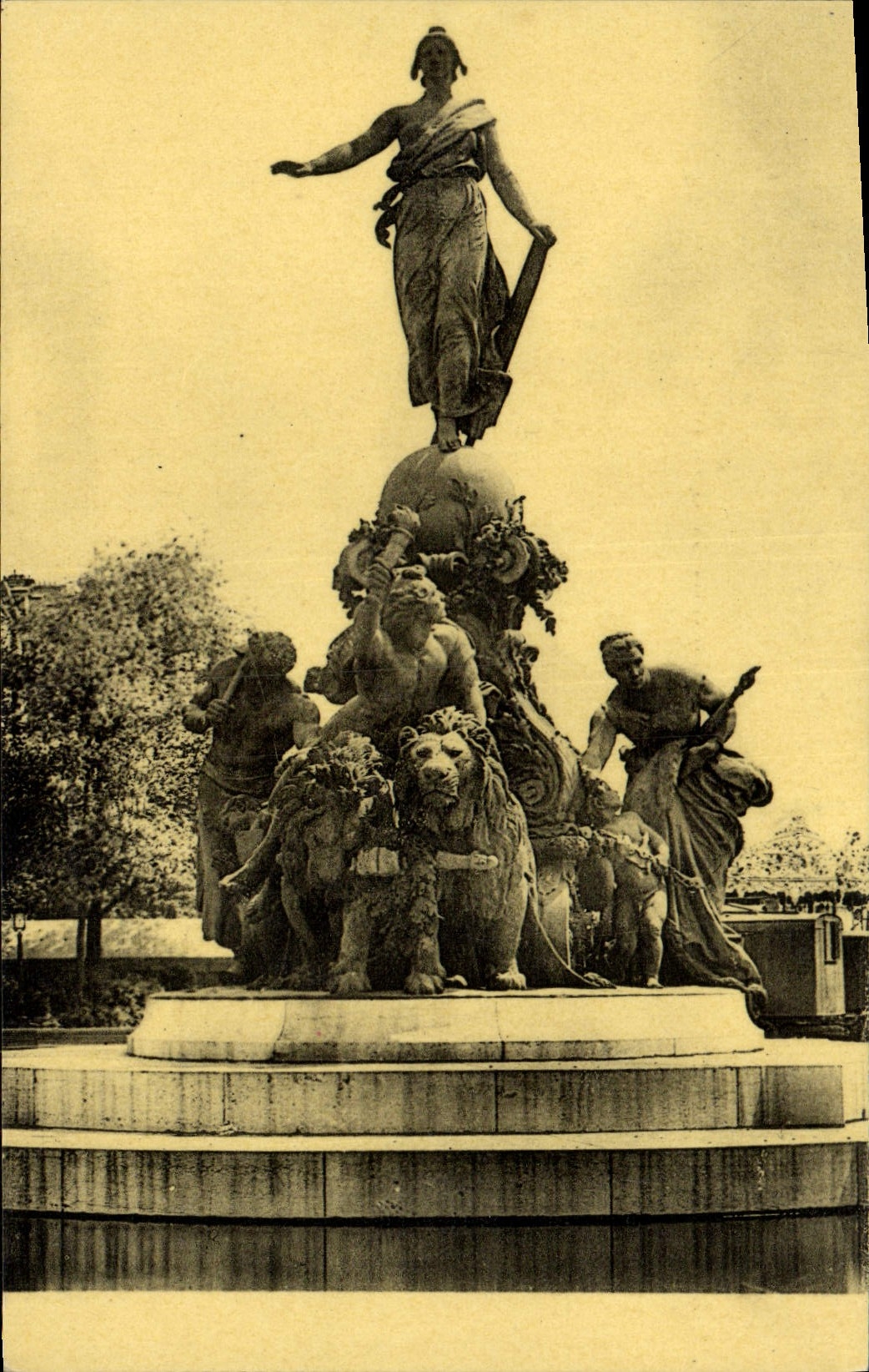 CPA Dalou Le Triomphe De La Republique Paris Place De La Nation