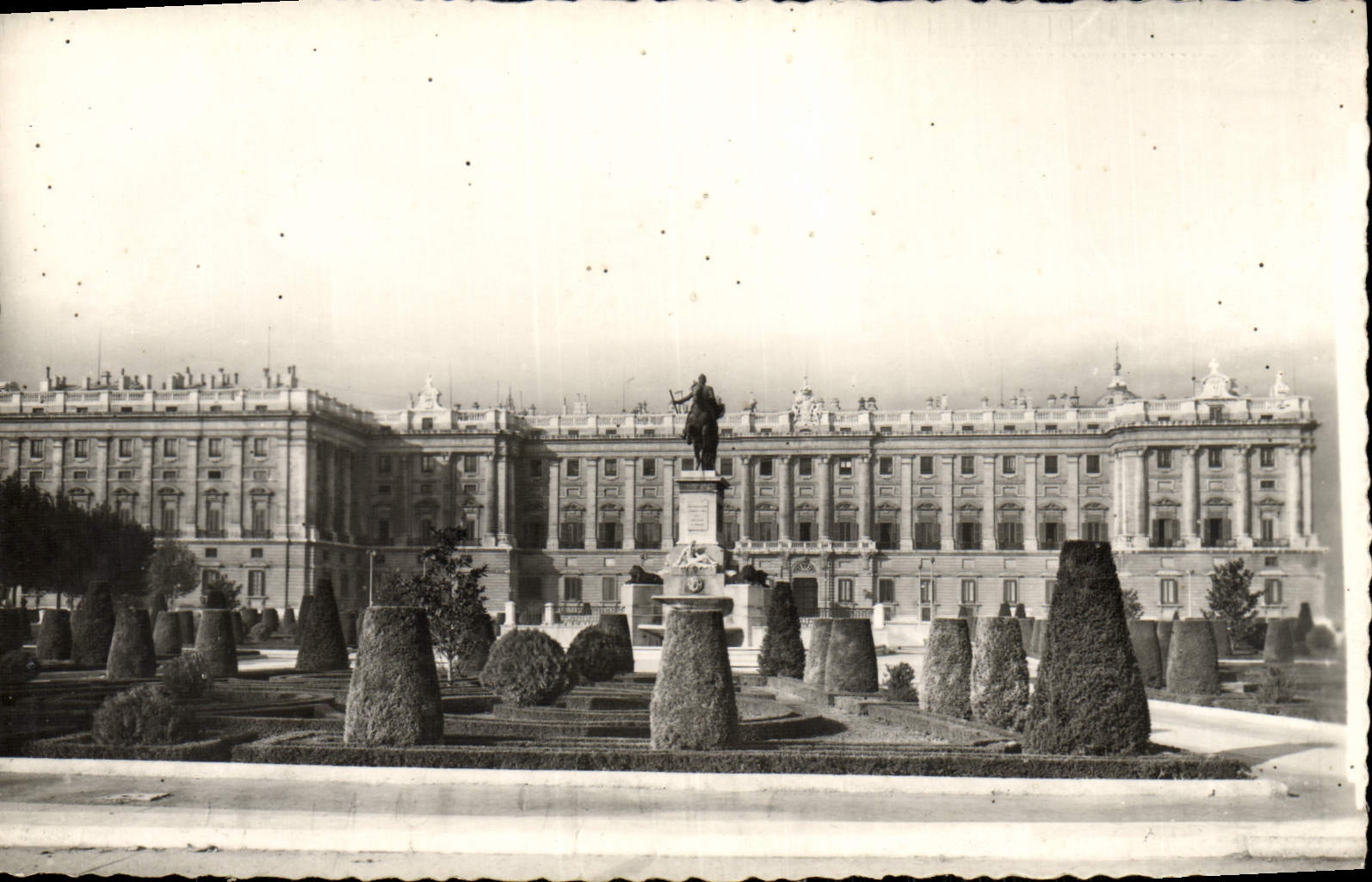 MODERN CARD Madrid Palacio Nationaly there Gardens Of Plaza De Oriente