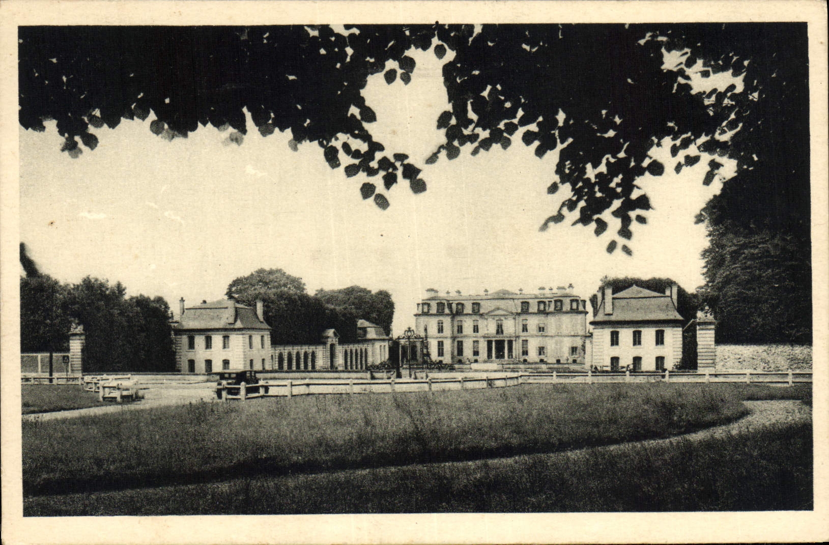 VINTAGE POSTCARD the Castle Of Fields