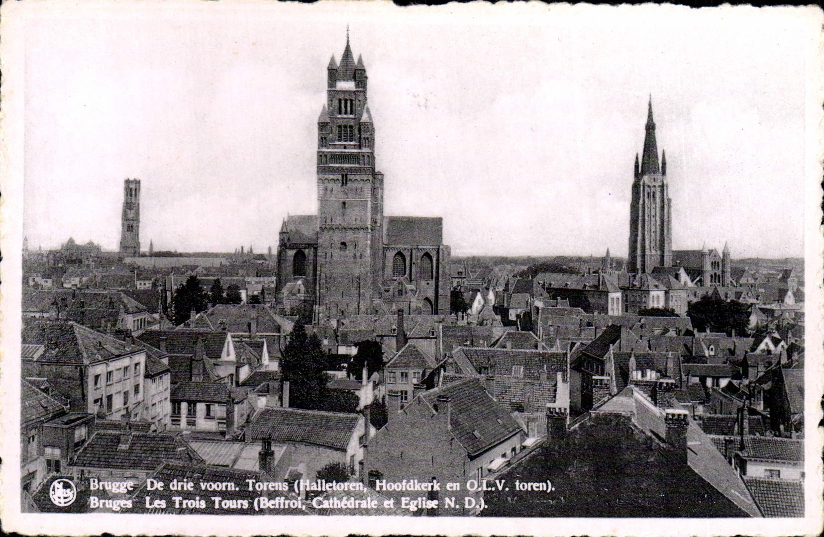 CPA Bruges Les Trois Tours Beffroi Cathedrale et Eglise ND