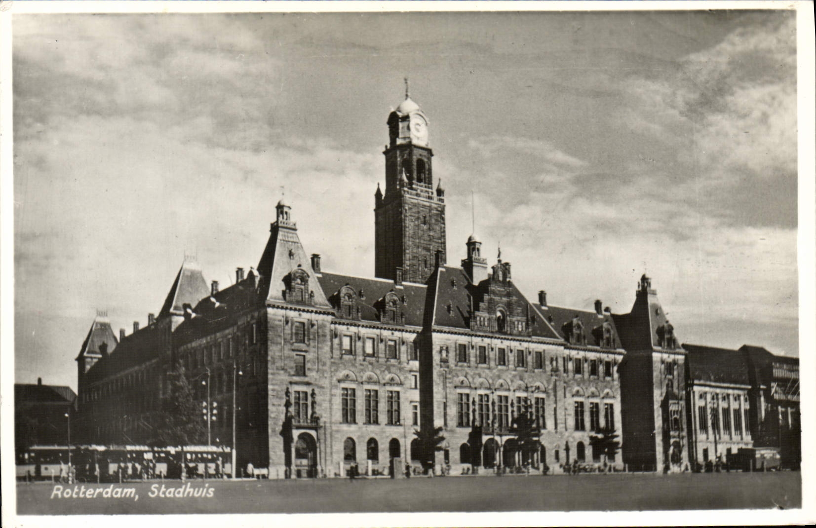 VINTAGE POSTCARD Rotterdam Stadhuis