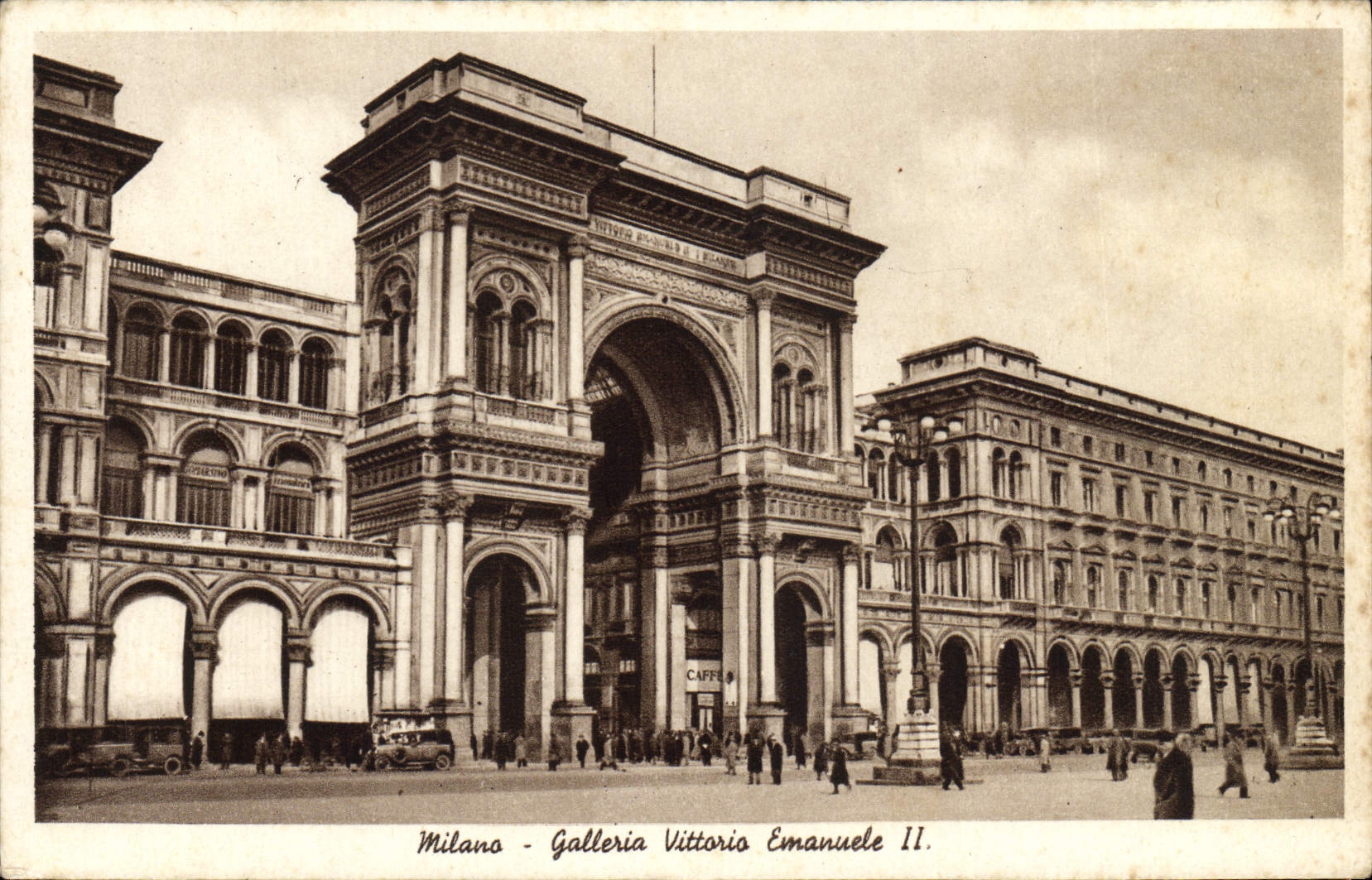 VINTAGE POSTCARD Milano Galleria Vittorio Emanuele II