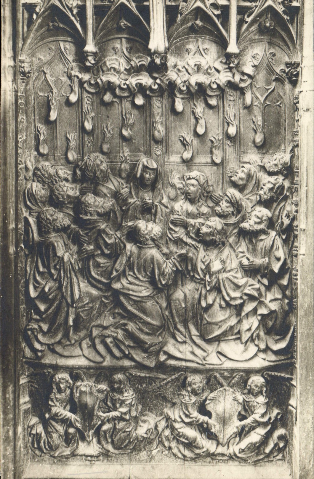 VINTAGE POSTCARD Stalles