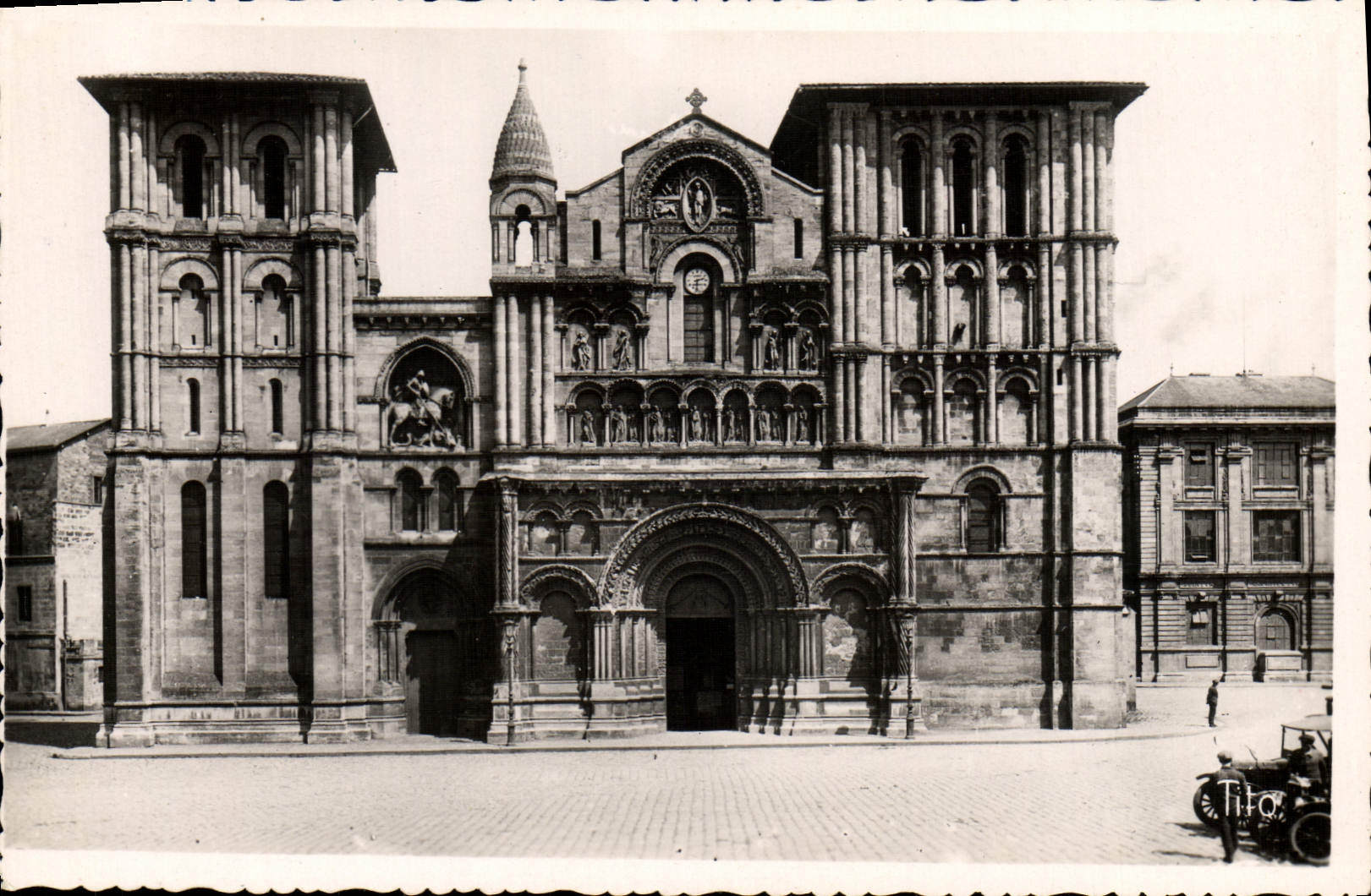 MODERN CARD Bordeaux the Church Holy Cross