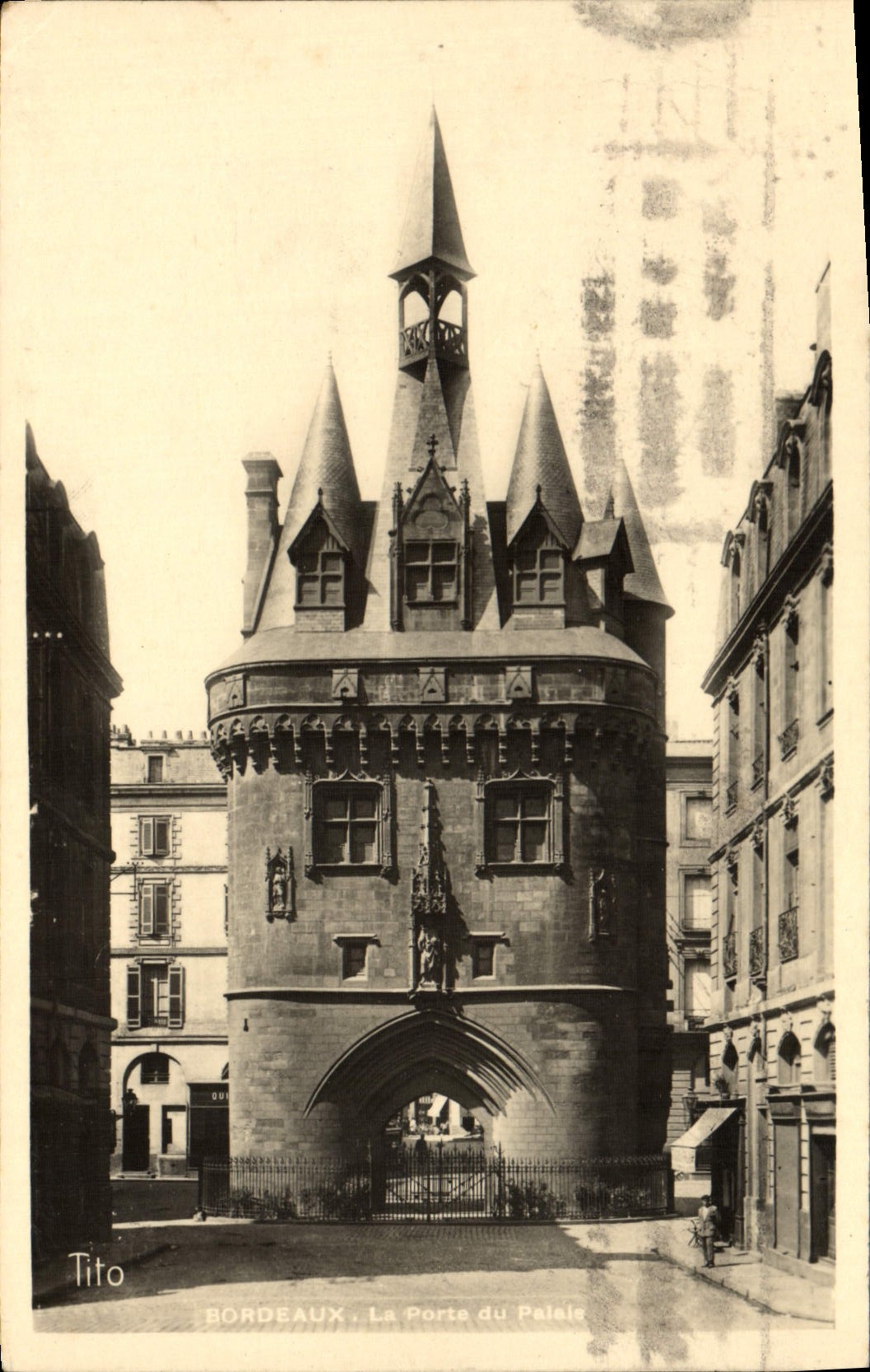 CPM Bordeaux La porte du palais