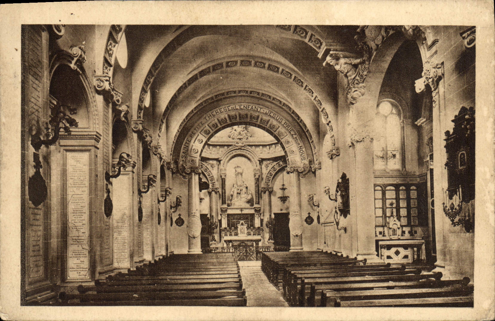 CPA La Chapelle Des Carmelites De Lisieux 