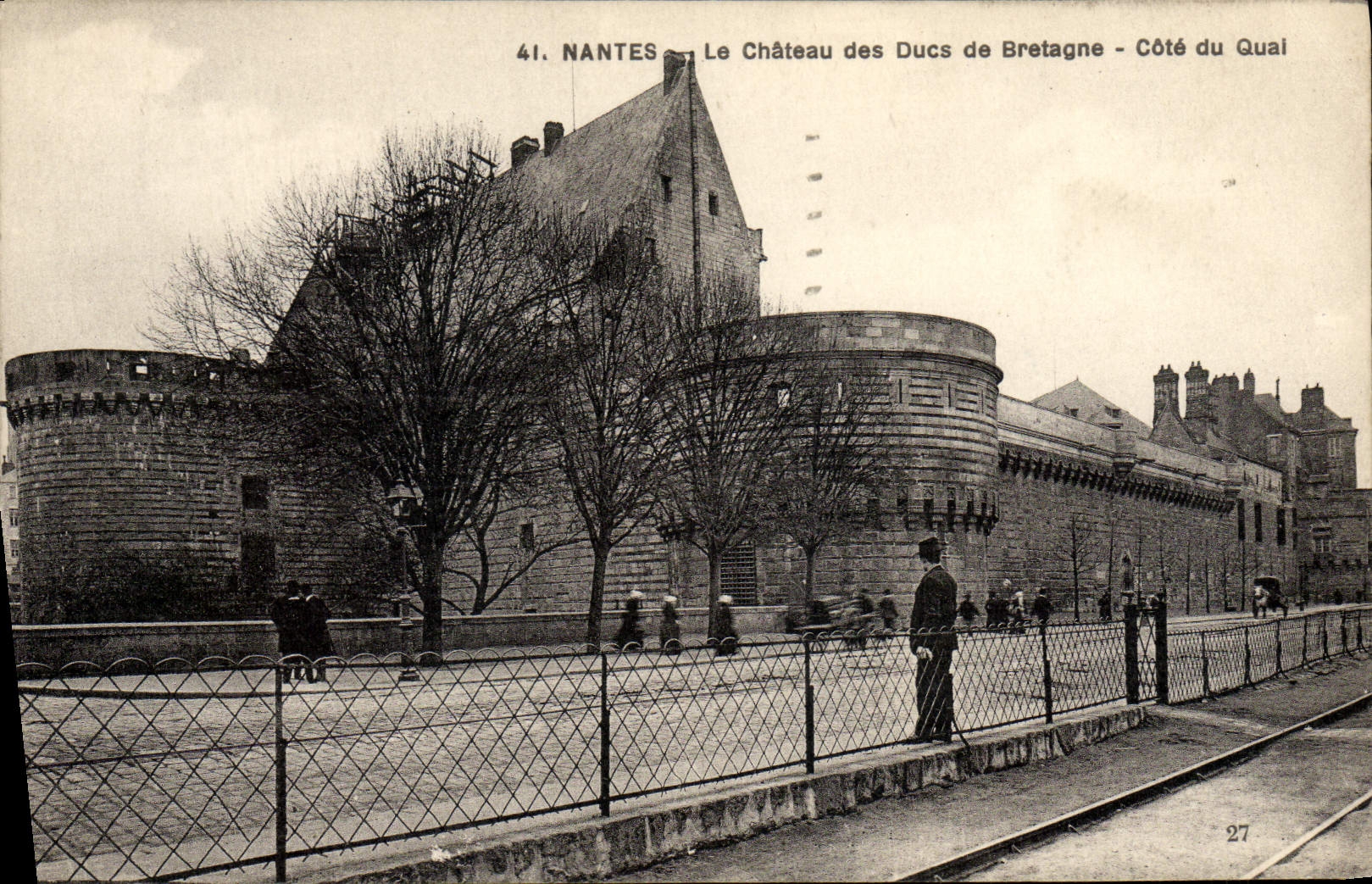 VINTAGE POSTCARD Nantes the Castle Of the Dukes Of Brittany Dimensions Of Qual
