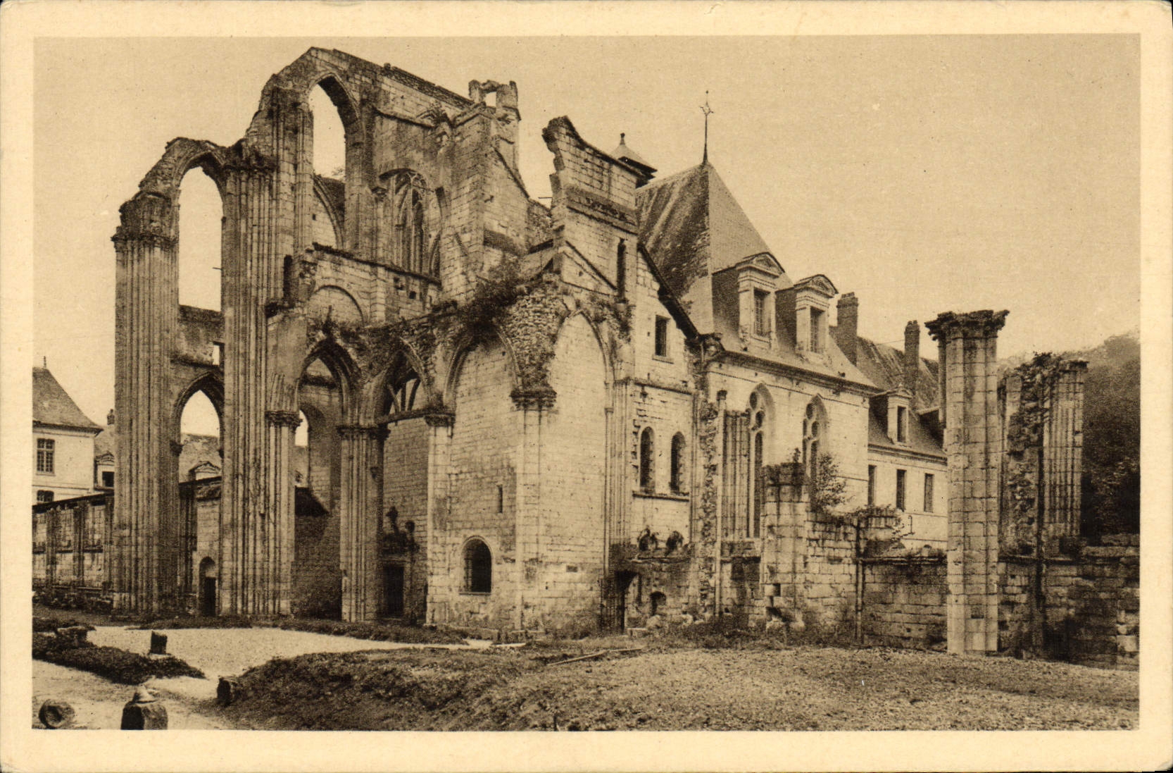 VINTAGE POSTCARD Abbey Of Saint Wandrille Ruins De I' Abbey church