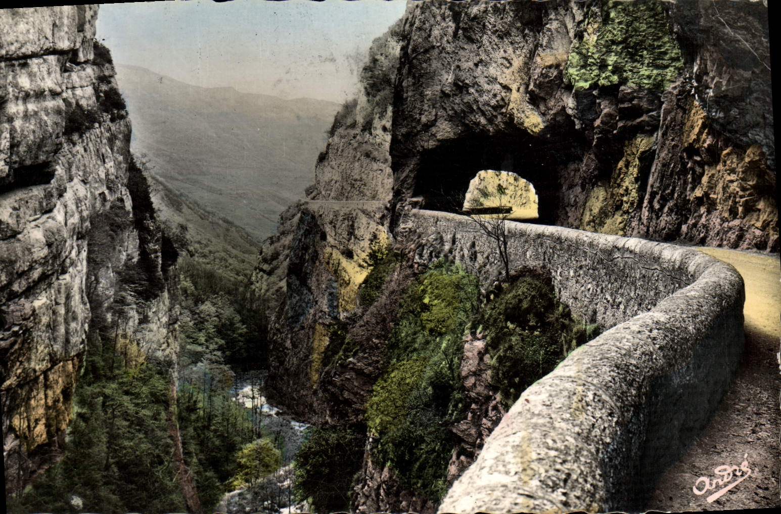 CPM Les Belles Alpes Francaises Le Vercors Route Des Grands Goulets