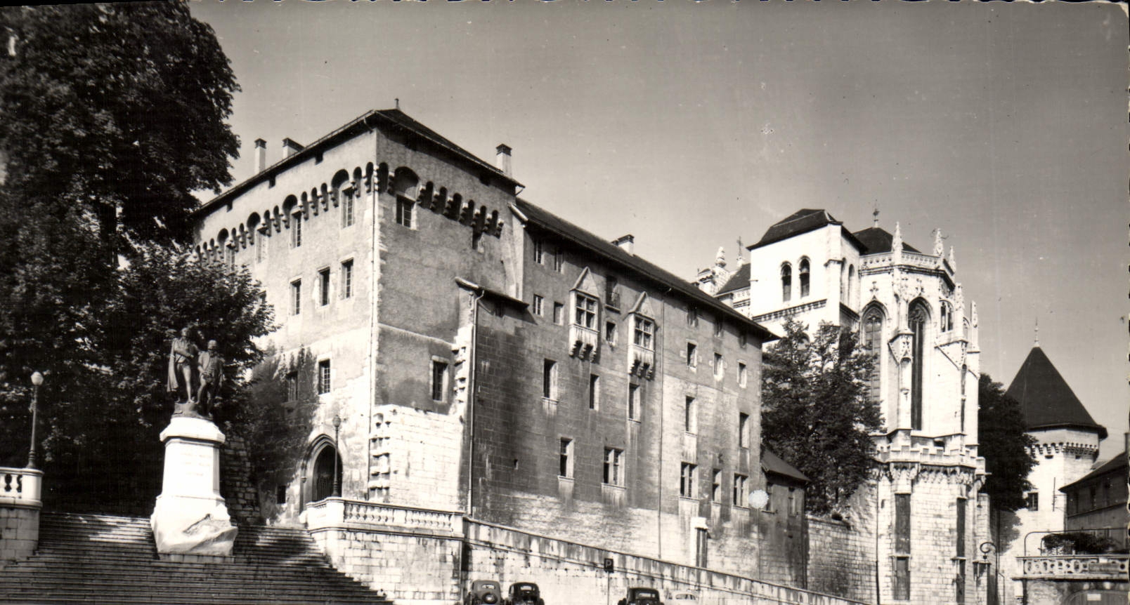CPM Les Merveilles Des Alpes Chambery Le Chateau Des De Savoie Facade Est