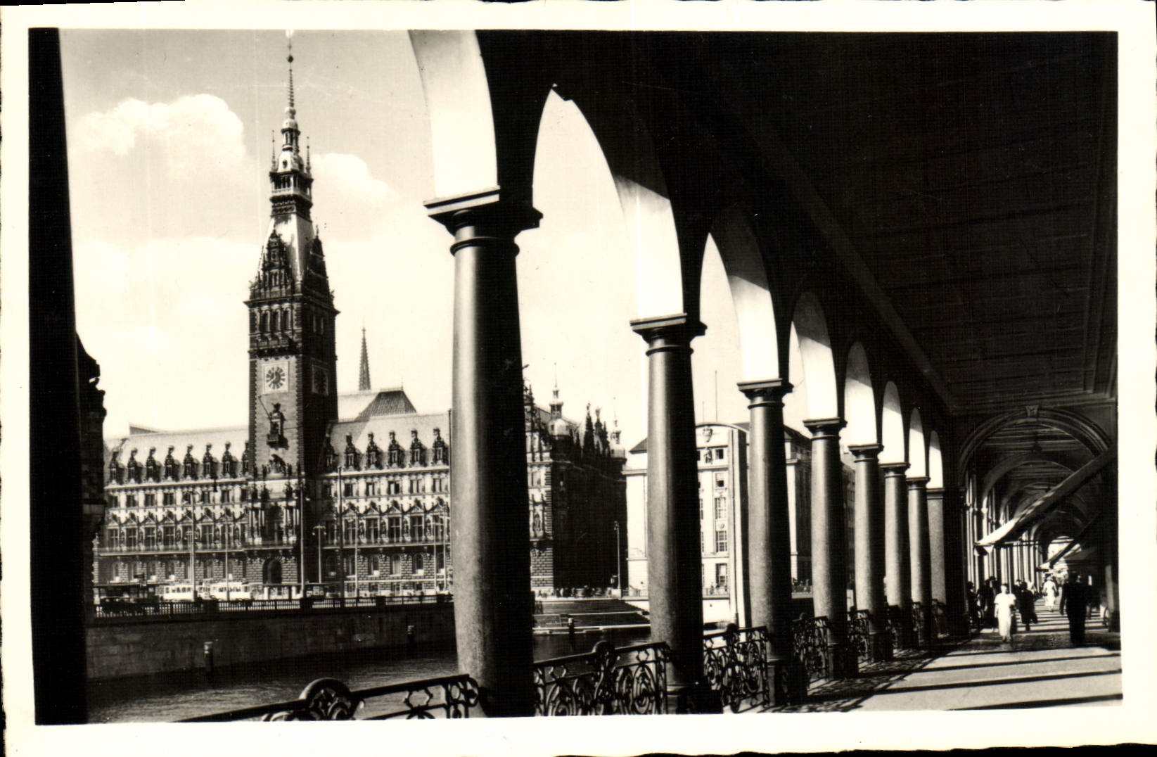 CPM Hamburg Rathaus mit Arkaden