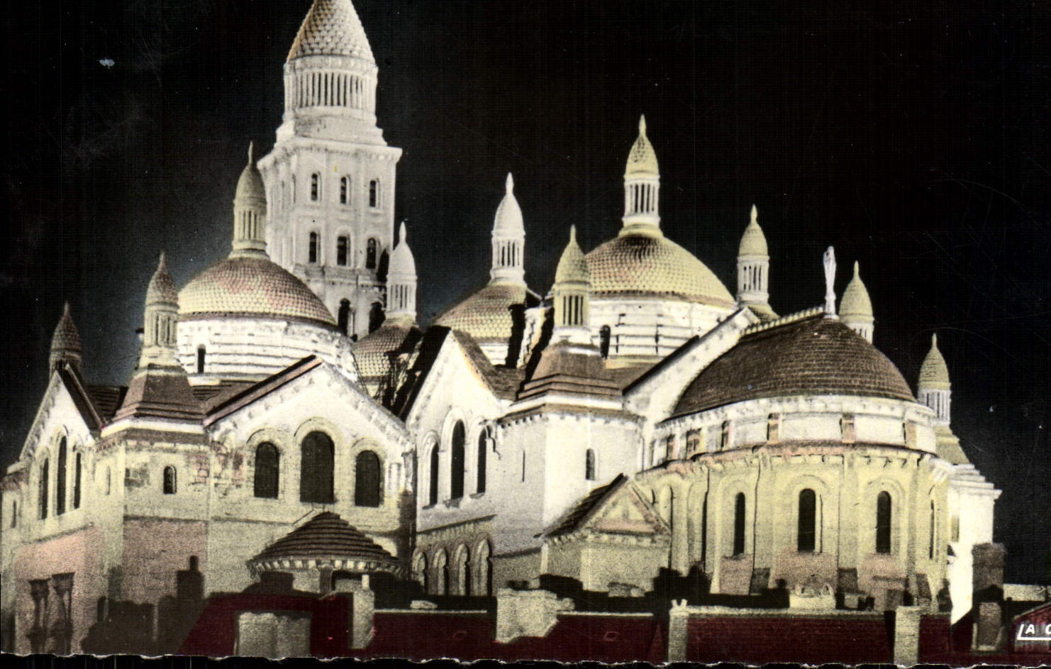 CPM Perigueux La Cathedrale Saint Front illuminee