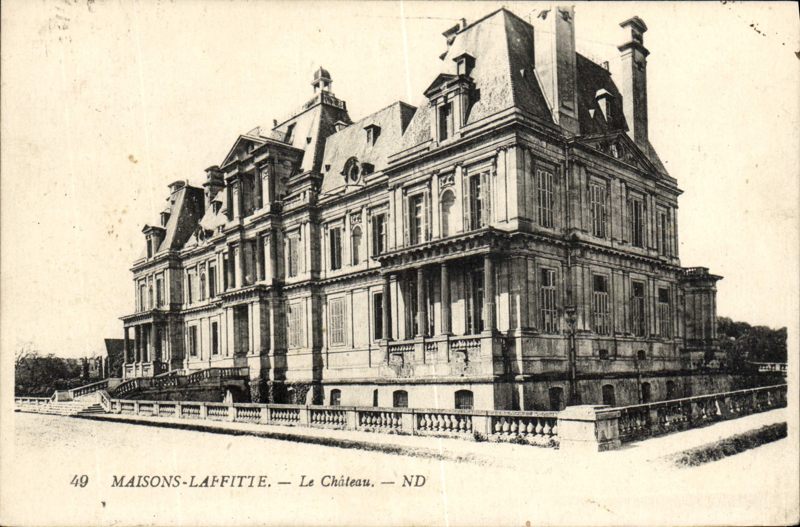 VINTAGE POSTCARD Lafeitte Houses the Castle