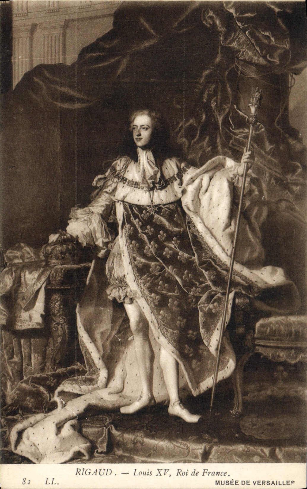 VINTAGE POSTCARD Stone Louis XV Museum of Versailles Museum Of Louvre Paris