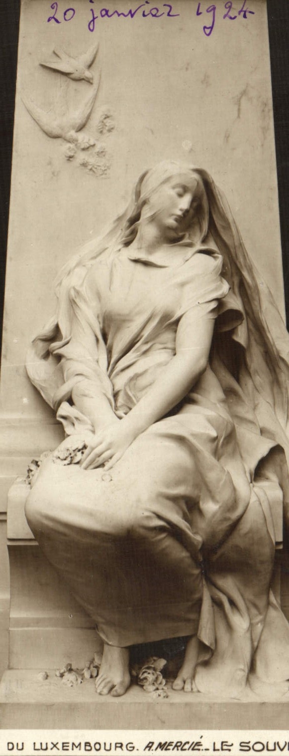 VINTAGE POSTCARD Museum Of Luxembourg the Mercie Souvenir