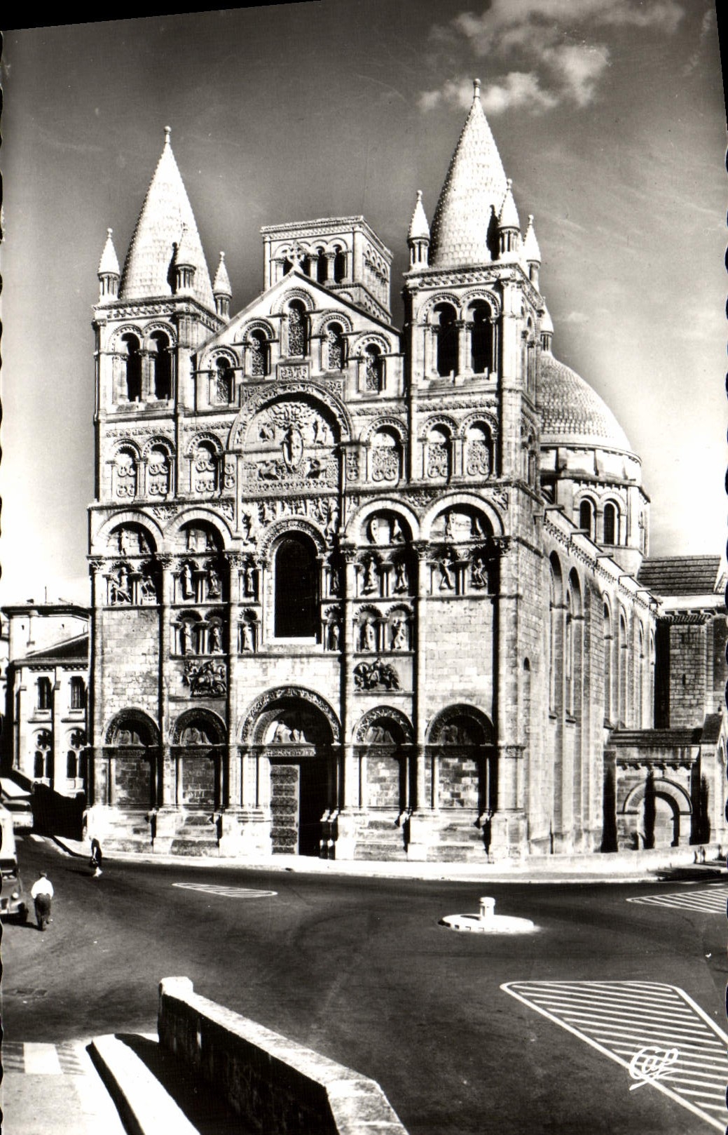 MODERN CARD Angouleme the Cathedral