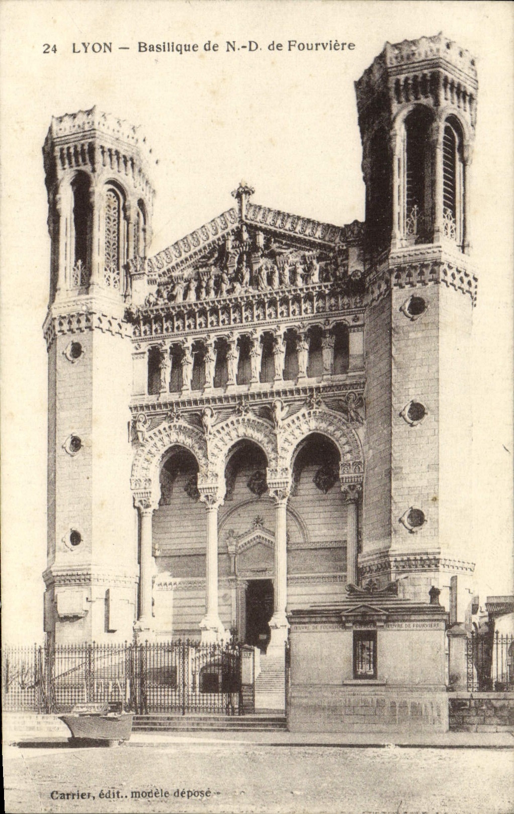 CPA Lyon Basilique de Notre Dame de Fourviere